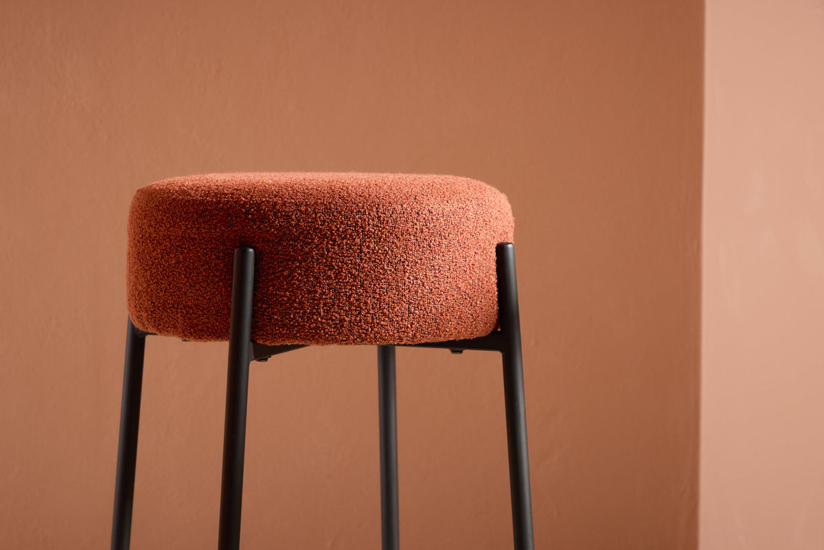 Tucson Barstuhl in Rot präsentiert im Onlineshop von KAQTU Design AG. Barhocker ist von Venture Home