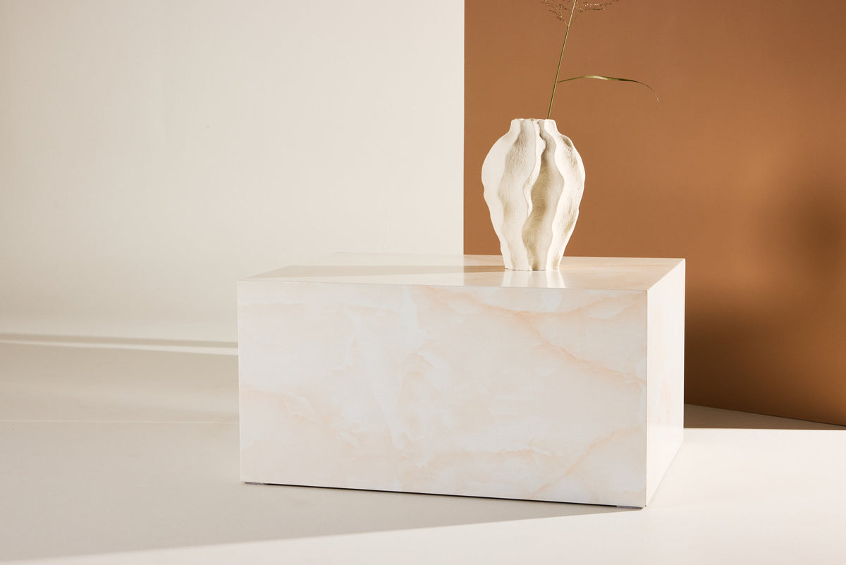 York Sofatisch in Gelb präsentiert im Onlineshop von KAQTU Design AG. Beistelltisch ist von Venture Home