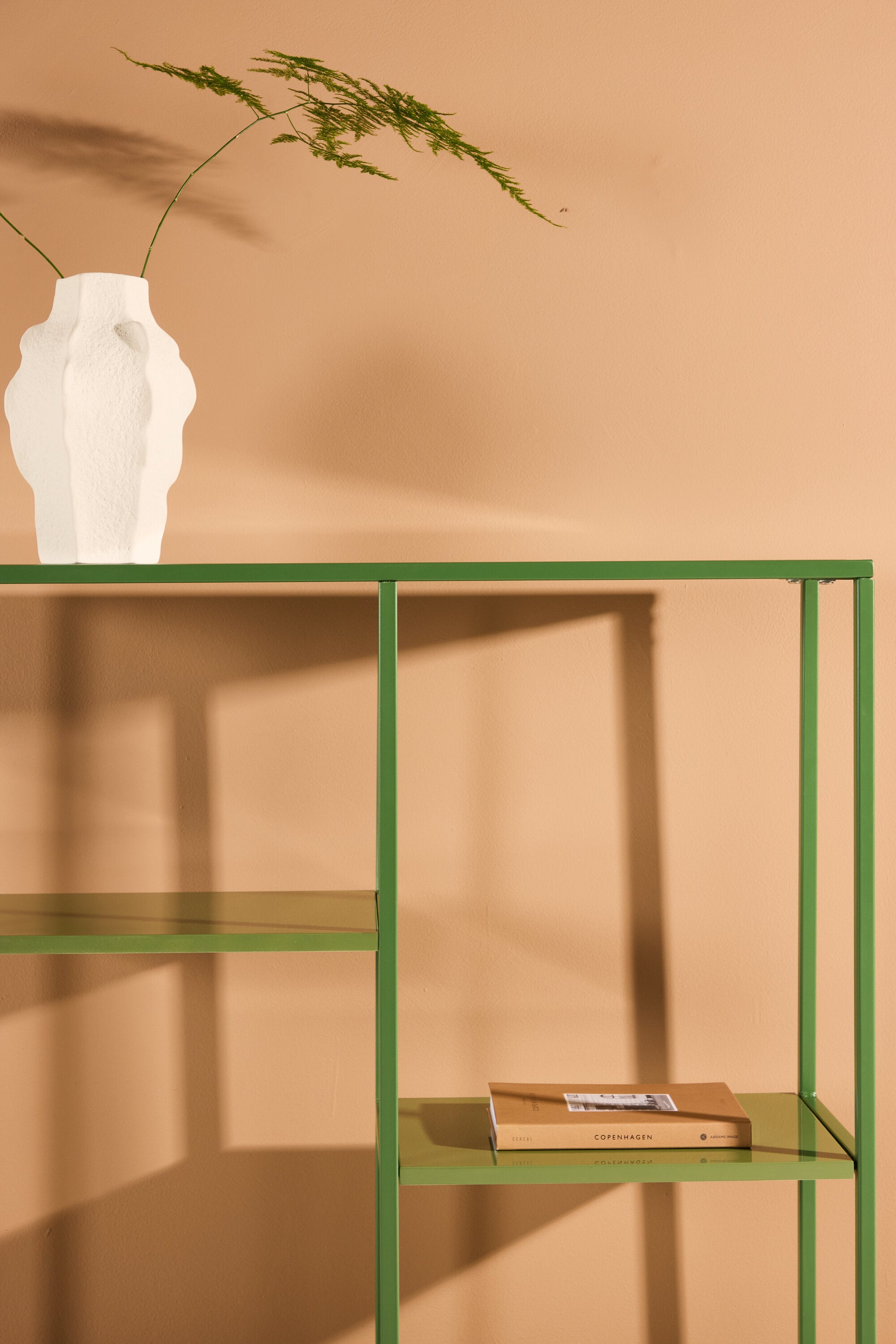 Staalregal in Grün präsentiert im Onlineshop von KAQTU Design AG. Standregal ist von Venture Home