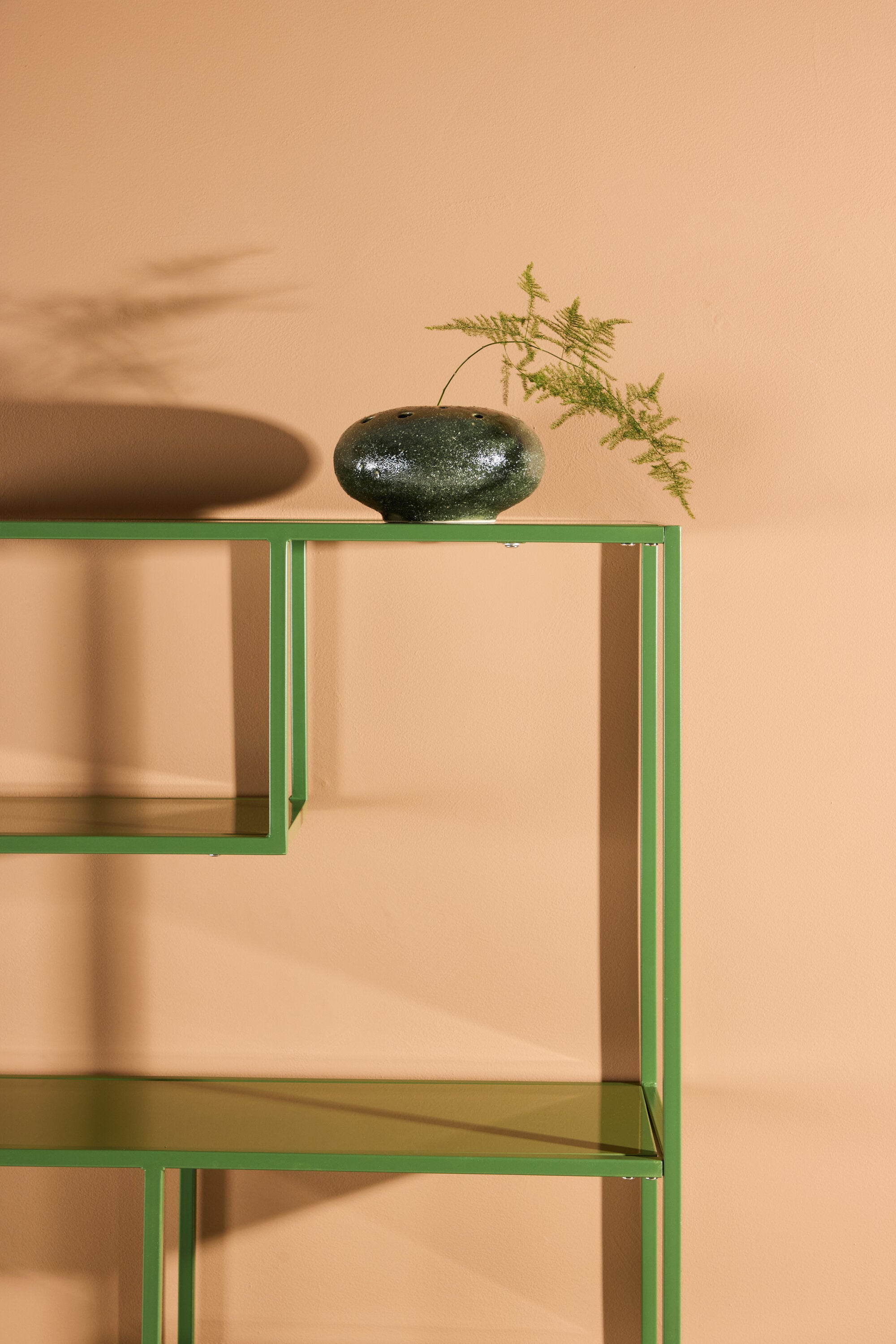 Staalregal in Grün präsentiert im Onlineshop von KAQTU Design AG. Standregal ist von Venture Home