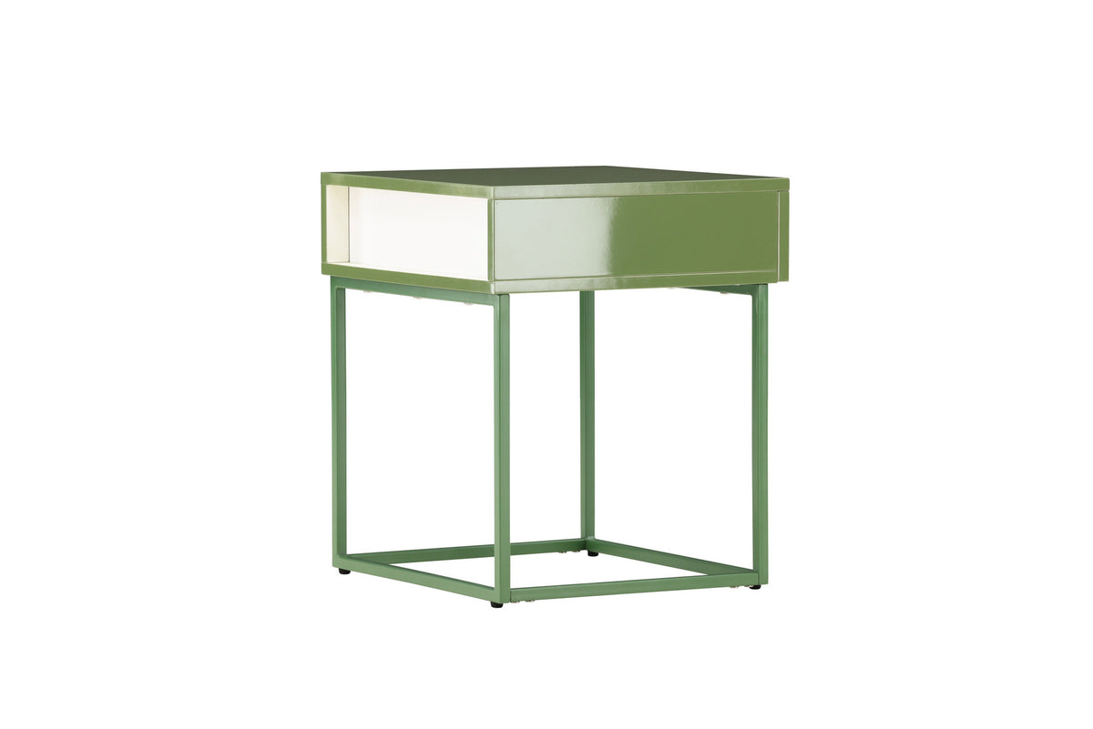 Bakal Nachttisch in Grün präsentiert im Onlineshop von KAQTU Design AG. Beistelltisch ist von Venture Home