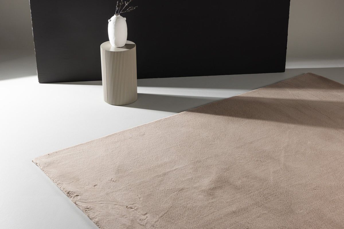 Leni Teppich in Beige präsentiert im Onlineshop von KAQTU Design AG. Teppich ist von Venture Home