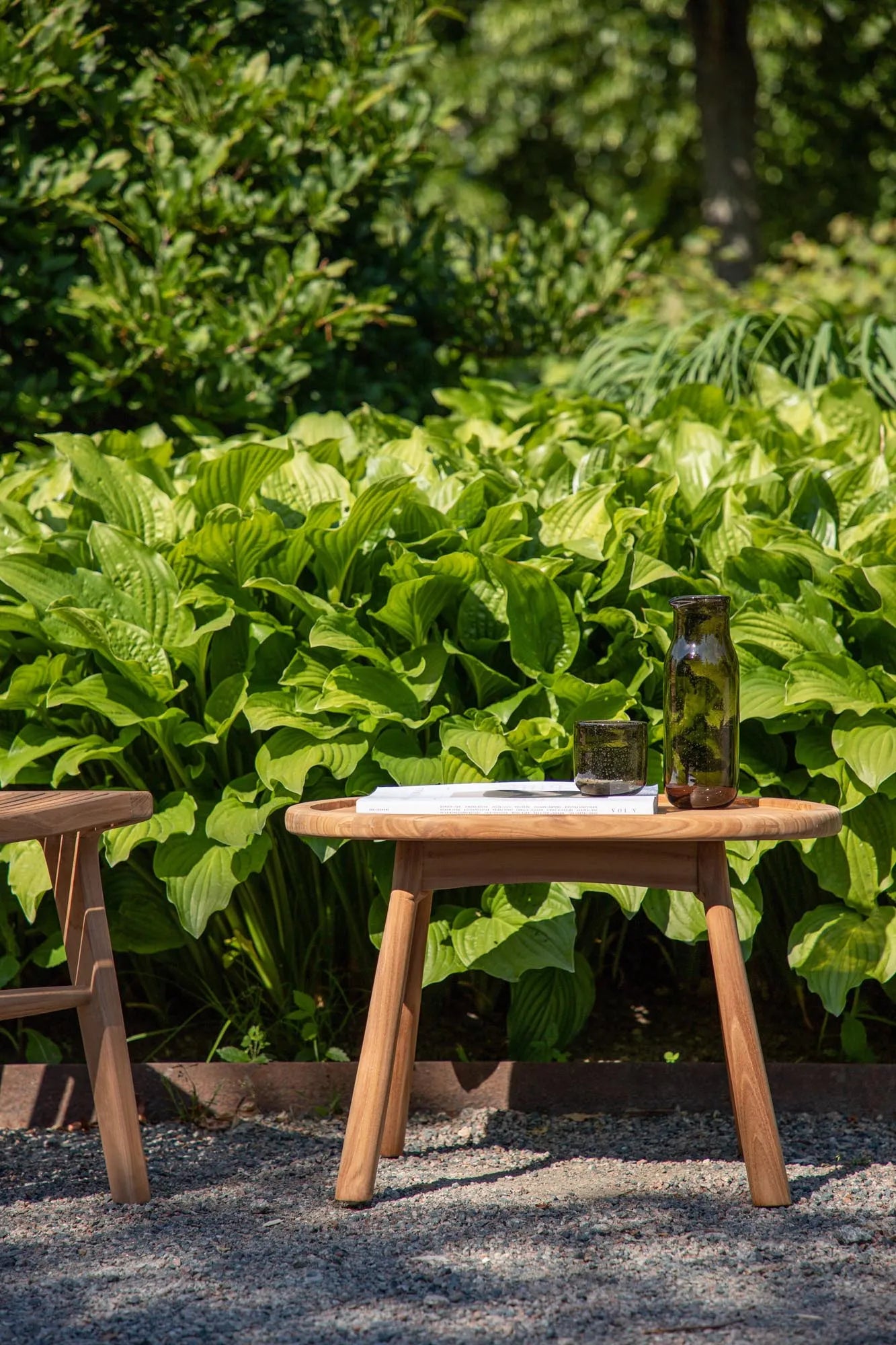 Eleganter Bohol Tisch: Perfekte Ergänzung für Ihre Terrasse.