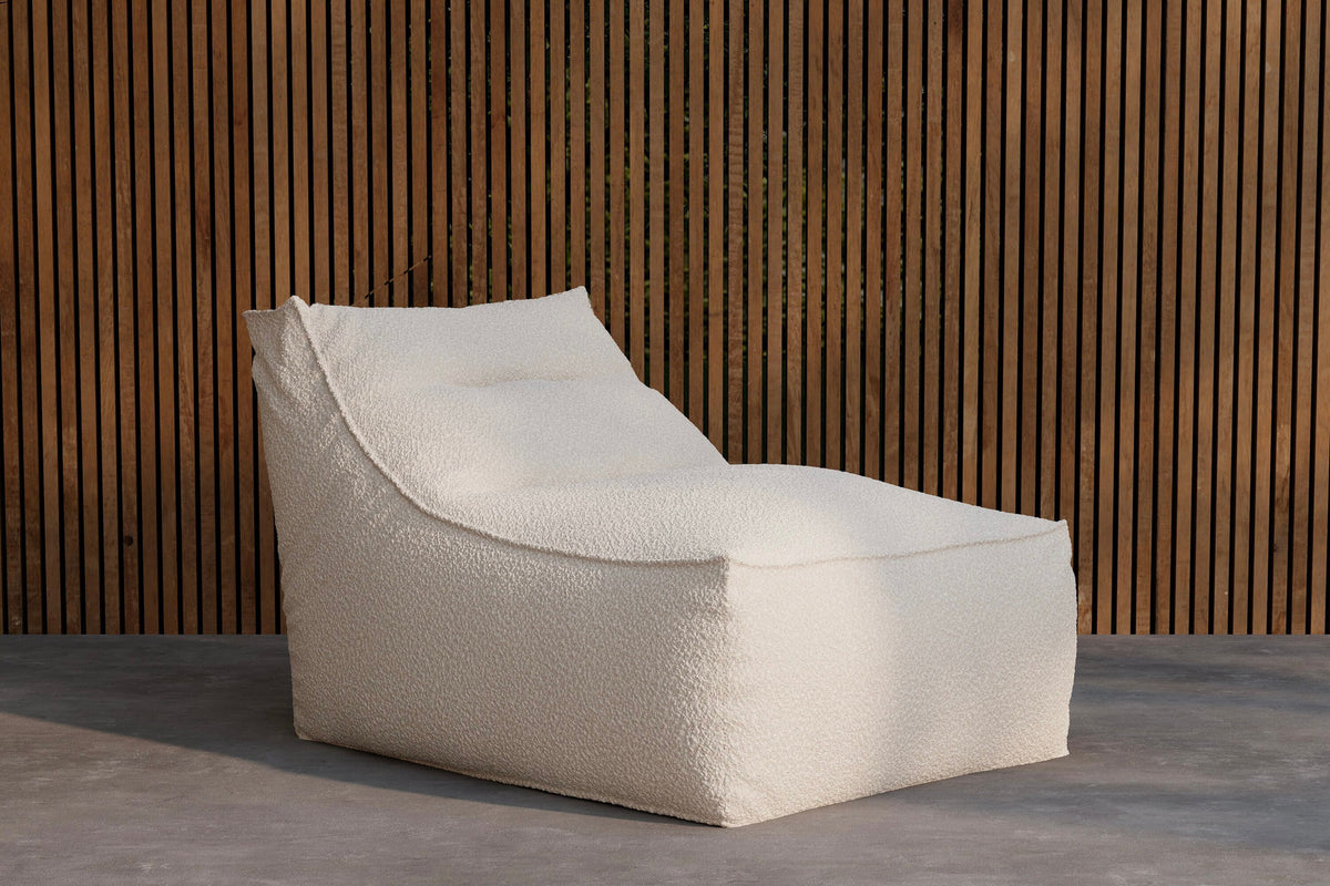 Redang Loungesofa in Weiss präsentiert im Onlineshop von KAQTU Design AG. Lounge Sofa ist von Venture Home
