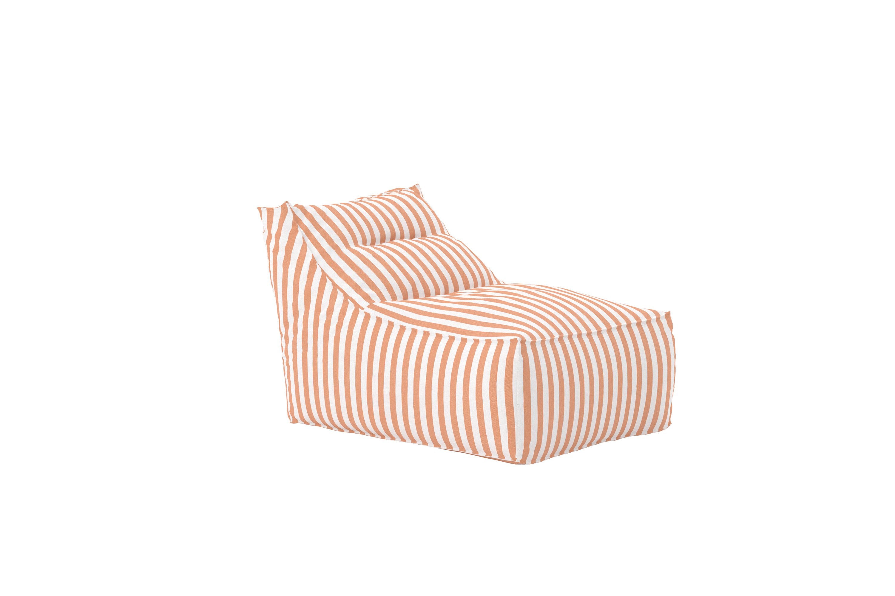 Stylischer Redang Liegestuhl in warmen Pfirsichnuancen, perfekt für gemütliche Momente im Garten oder auf der Terrasse.