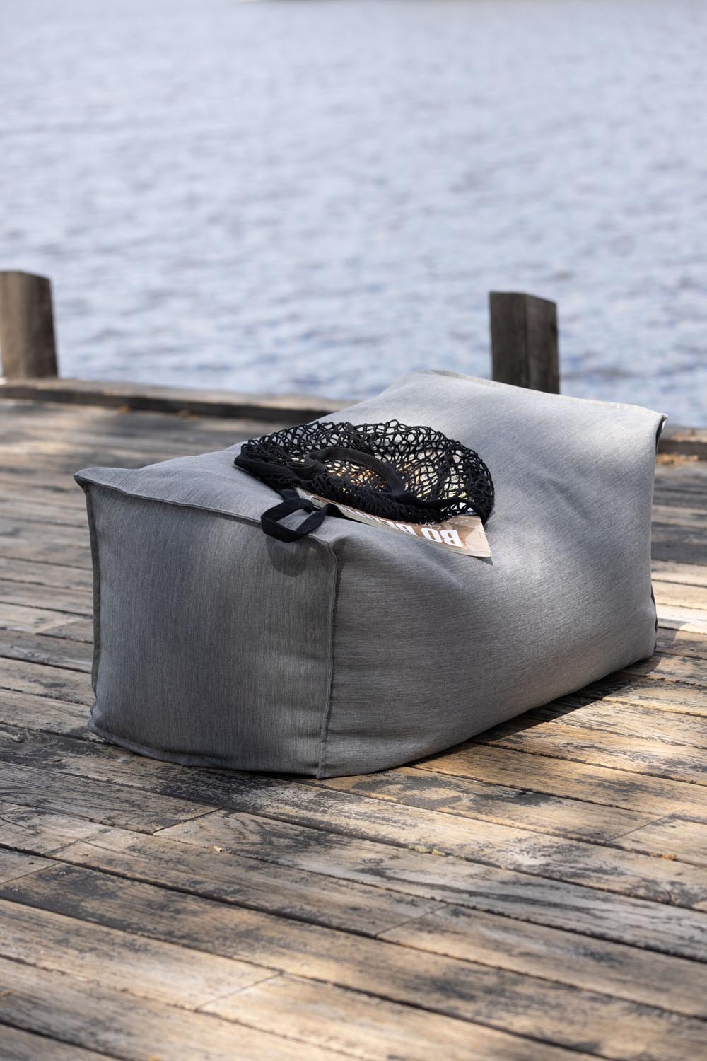Redang Ottoman in Dunkelgrau präsentiert im Onlineshop von KAQTU Design AG. Outdoor-Sessel ist von Venture Home