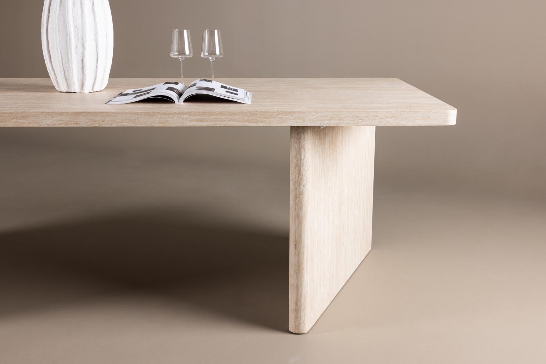 Skagen Esstisch 100x240 von Vind: Zeitloses Design für Ihr Zuhause.
