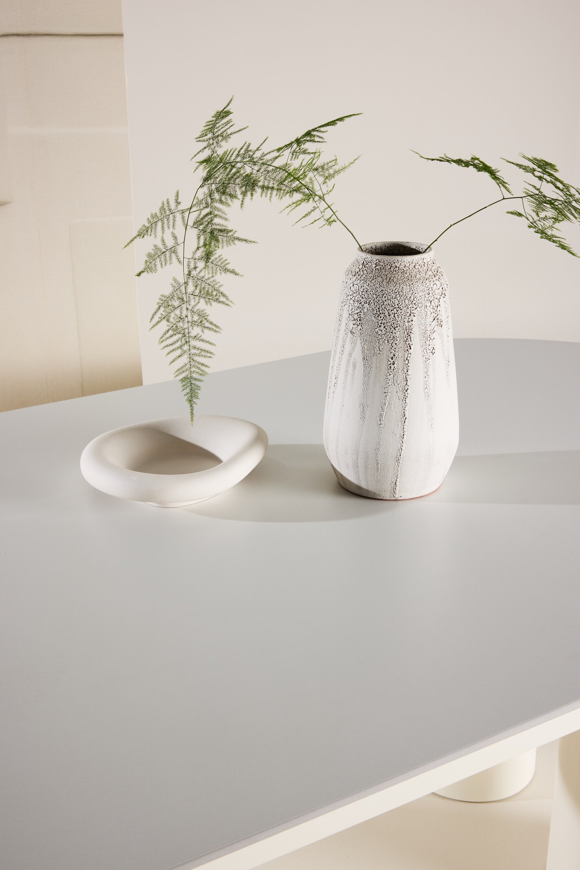 Havstenssund Esstisch 110x220  in Sintered Stone präsentiert im Onlineshop von KAQTU Design AG. Esstisch ist von Vind