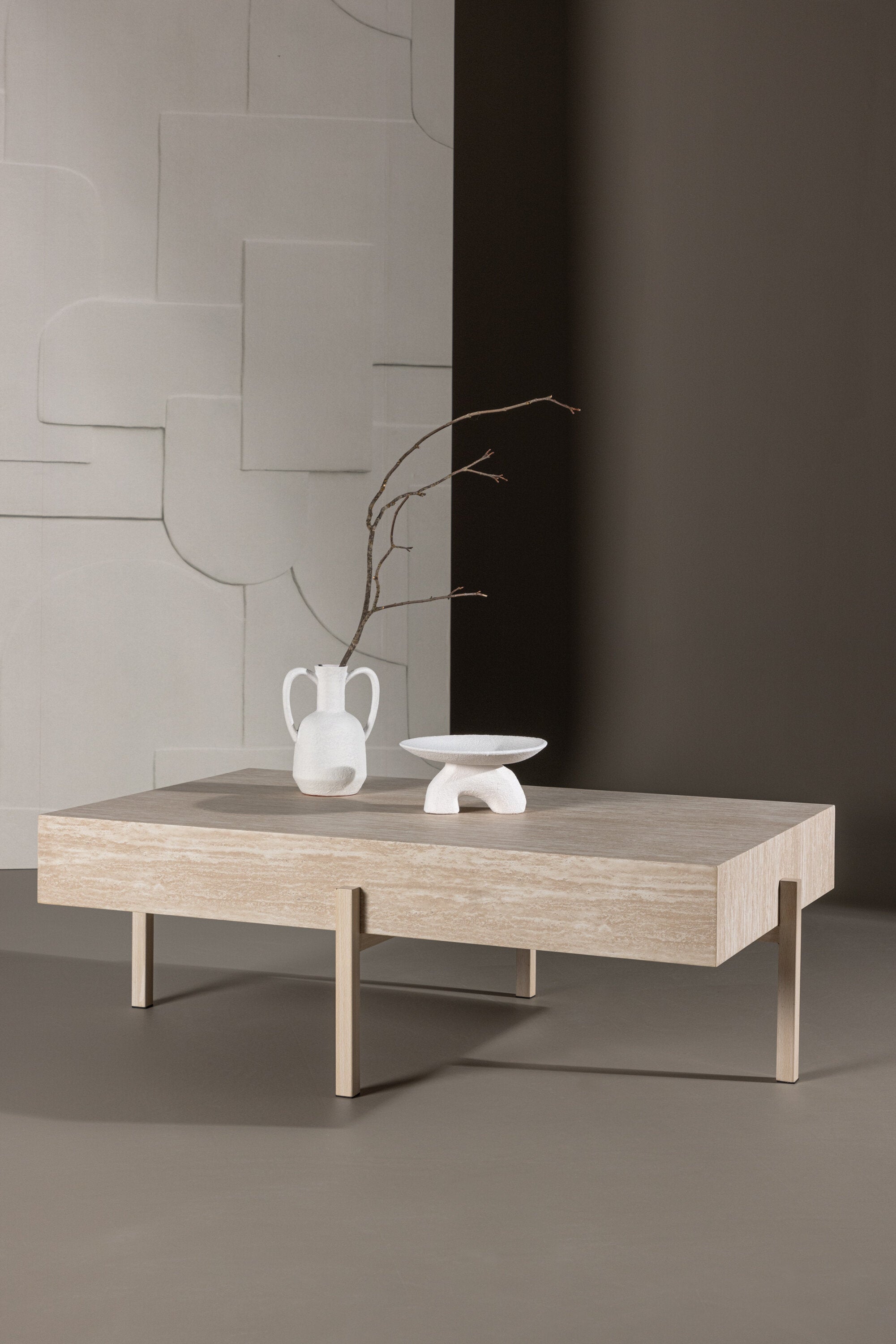 Vadholmen Sofatisch 76x130  in Travertine look präsentiert im Onlineshop von KAQTU Design AG. Beistelltisch ist von Vind