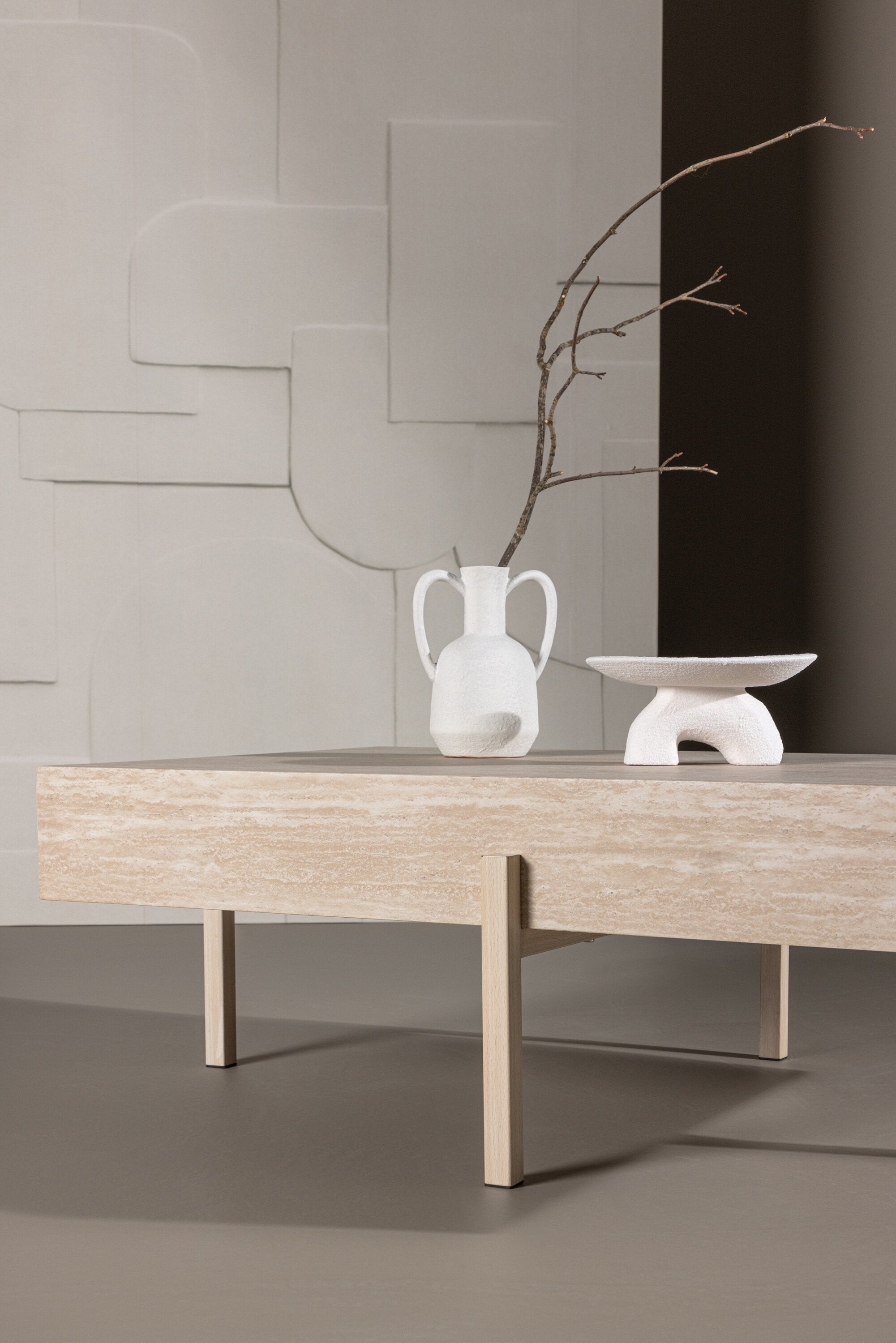Vadholmen Sofatisch 76x130  in Travertine look präsentiert im Onlineshop von KAQTU Design AG. Beistelltisch ist von Vind