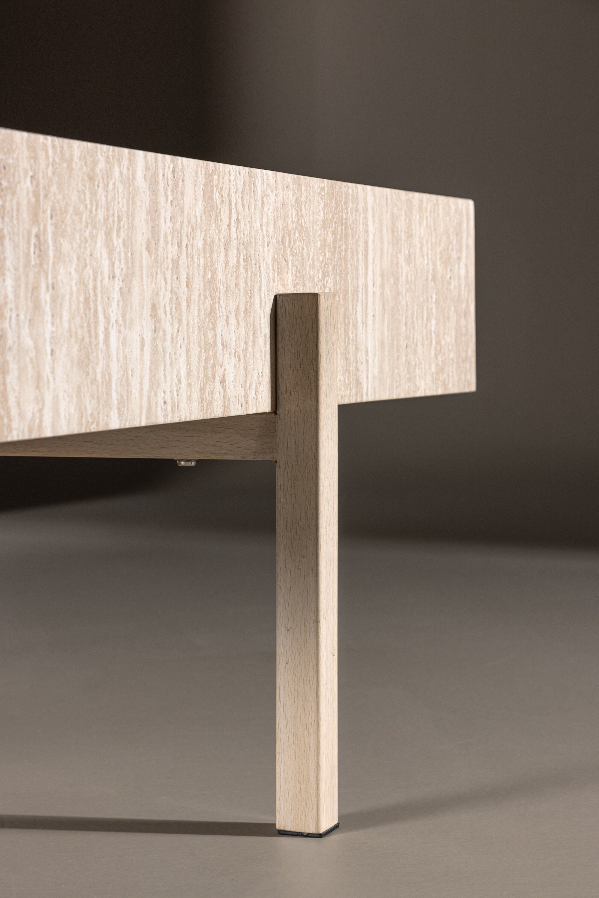 Vadholmen Sofatisch 76x130  in Travertine look präsentiert im Onlineshop von KAQTU Design AG. Beistelltisch ist von Vind