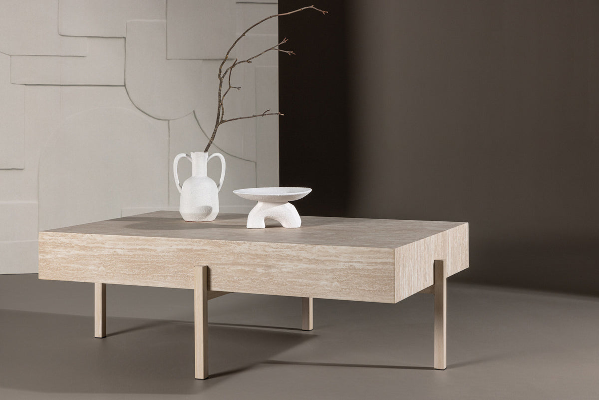 Vadholmen Sofatisch 76x130 in Travertine look präsentiert im Onlineshop von KAQTU Design AG. Beistelltisch ist von Vind
