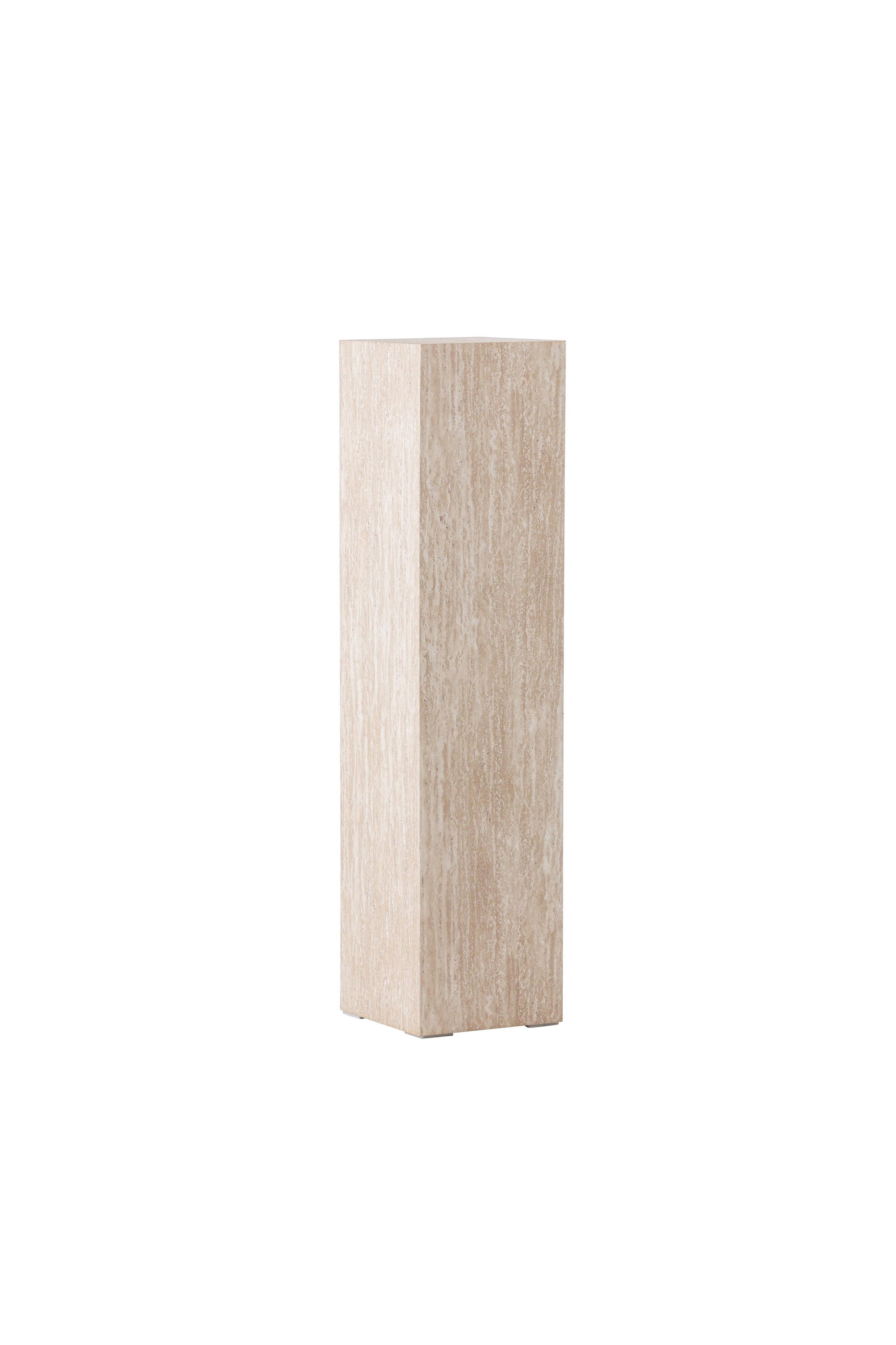 Ramsvik Sockel in Travertine look präsentiert im Onlineshop von KAQTU Design AG. Beistelltisch ist von Vind