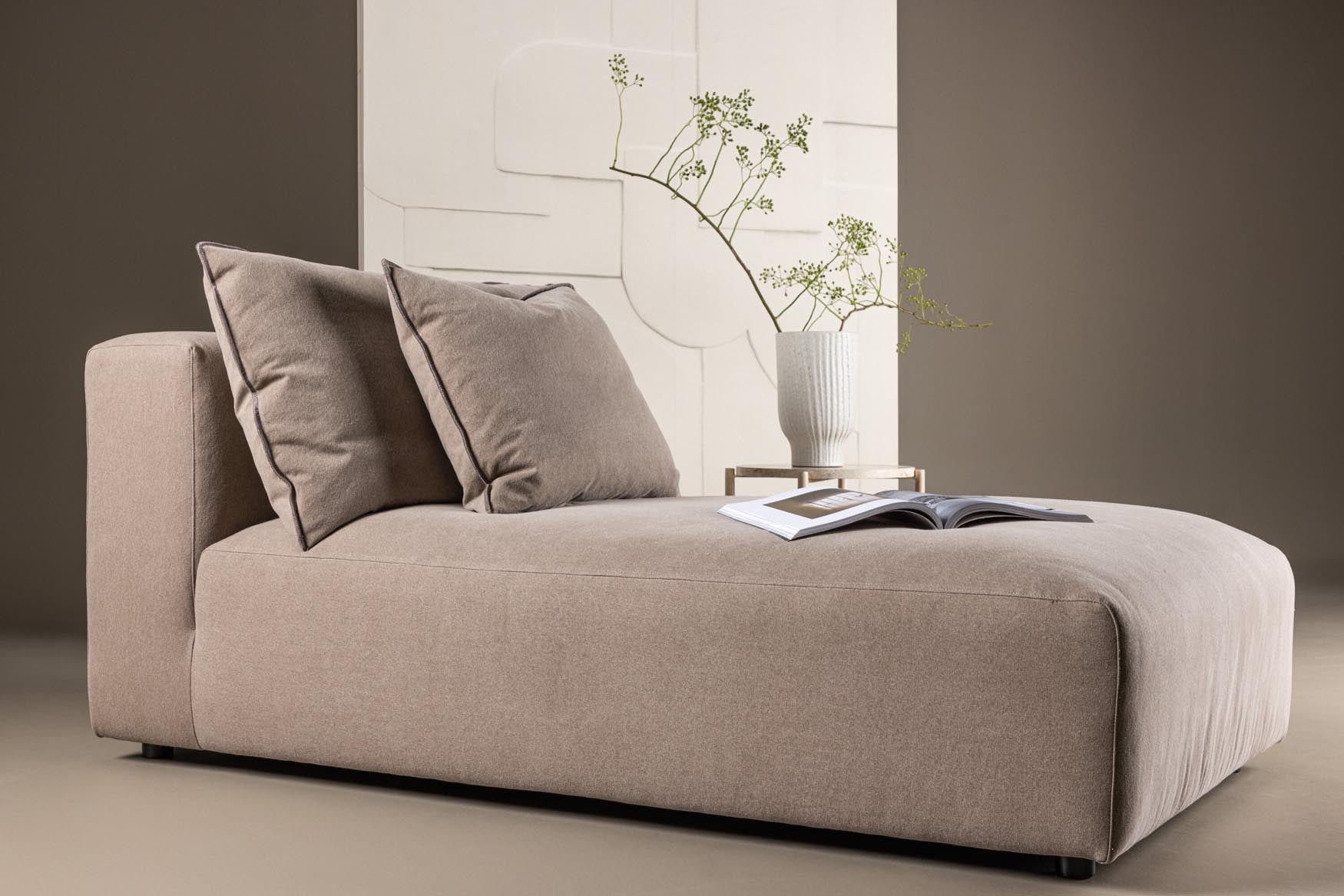 Stilvolles Malö Daybed von Vind: Perfekte Entspannungsoase.