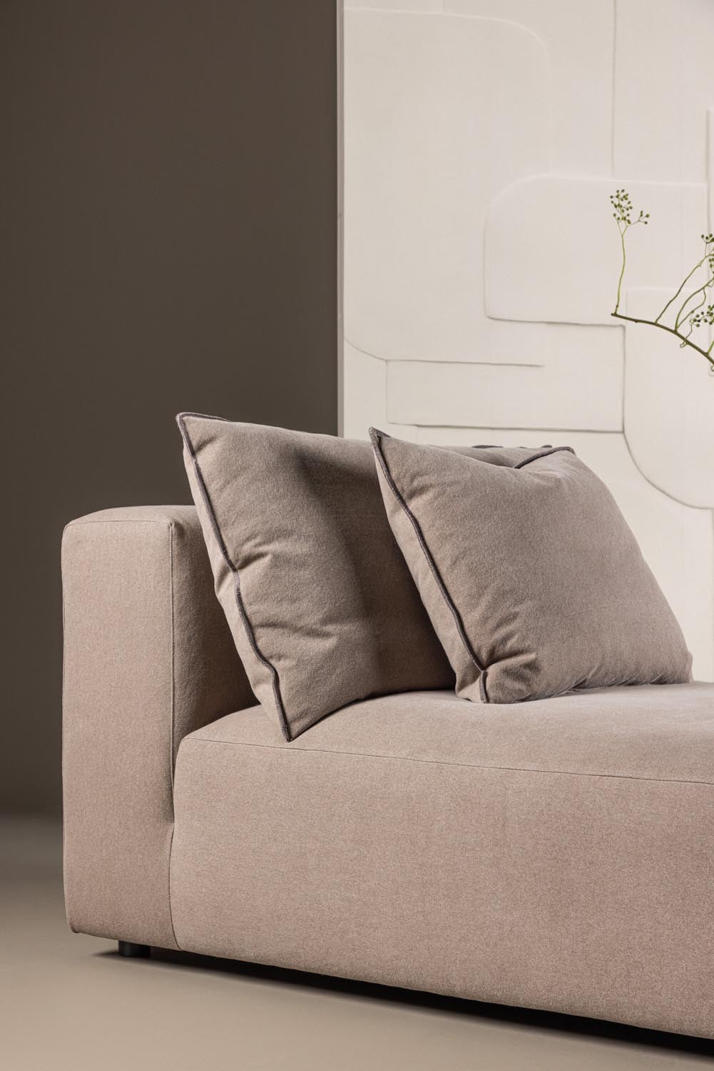 Malö Daybed  in Dark Brown Linen präsentiert im Onlineshop von KAQTU Design AG. Sessel ist von Vind