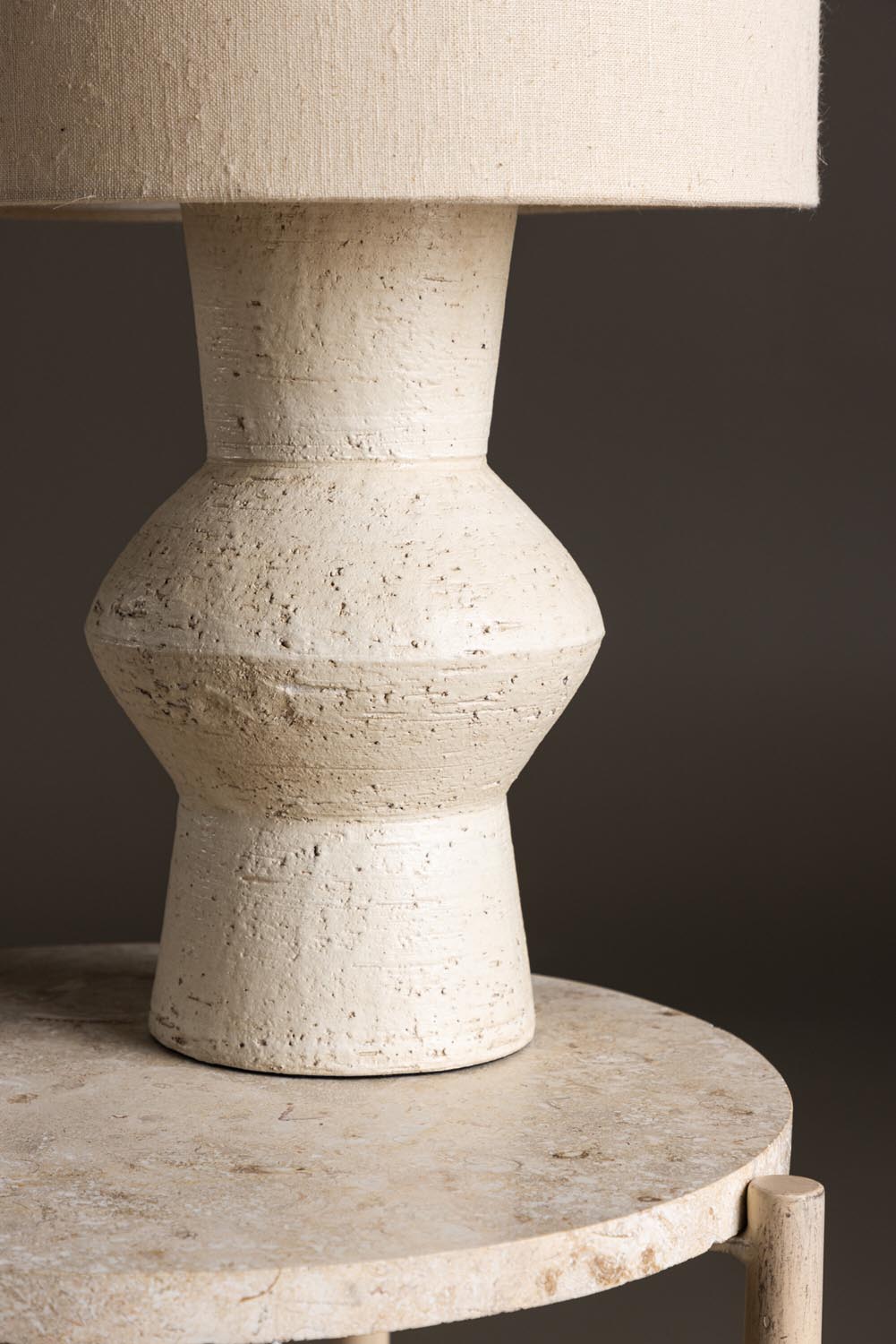Valön Tischleuchte ⌀30  in Terracotta / Ivory Jute präsentiert im Onlineshop von KAQTU Design AG. Tischleuchte ist von Vind