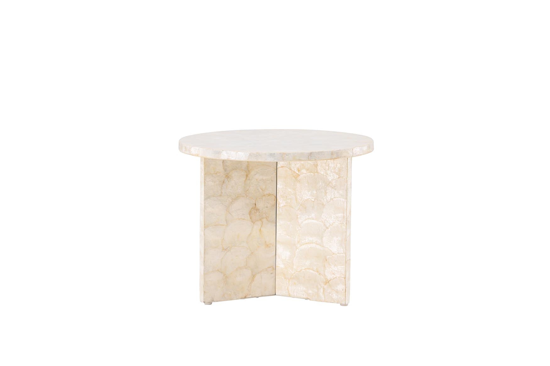 Der Smögen Sofatisch von Vind vereint modernes Design mit hochwertigen Materialien und bietet vielseitige Einsatzmöglichkeiten für Ihr Zuhause.