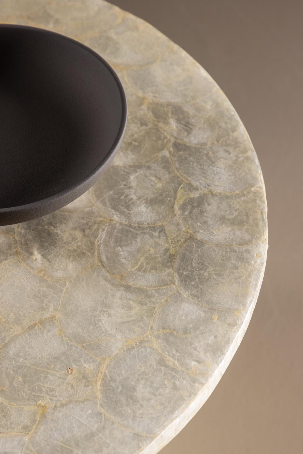 Smögen Sofatisch in Capiz / Natural präsentiert im Onlineshop von KAQTU Design AG. Beistelltisch ist von Vind