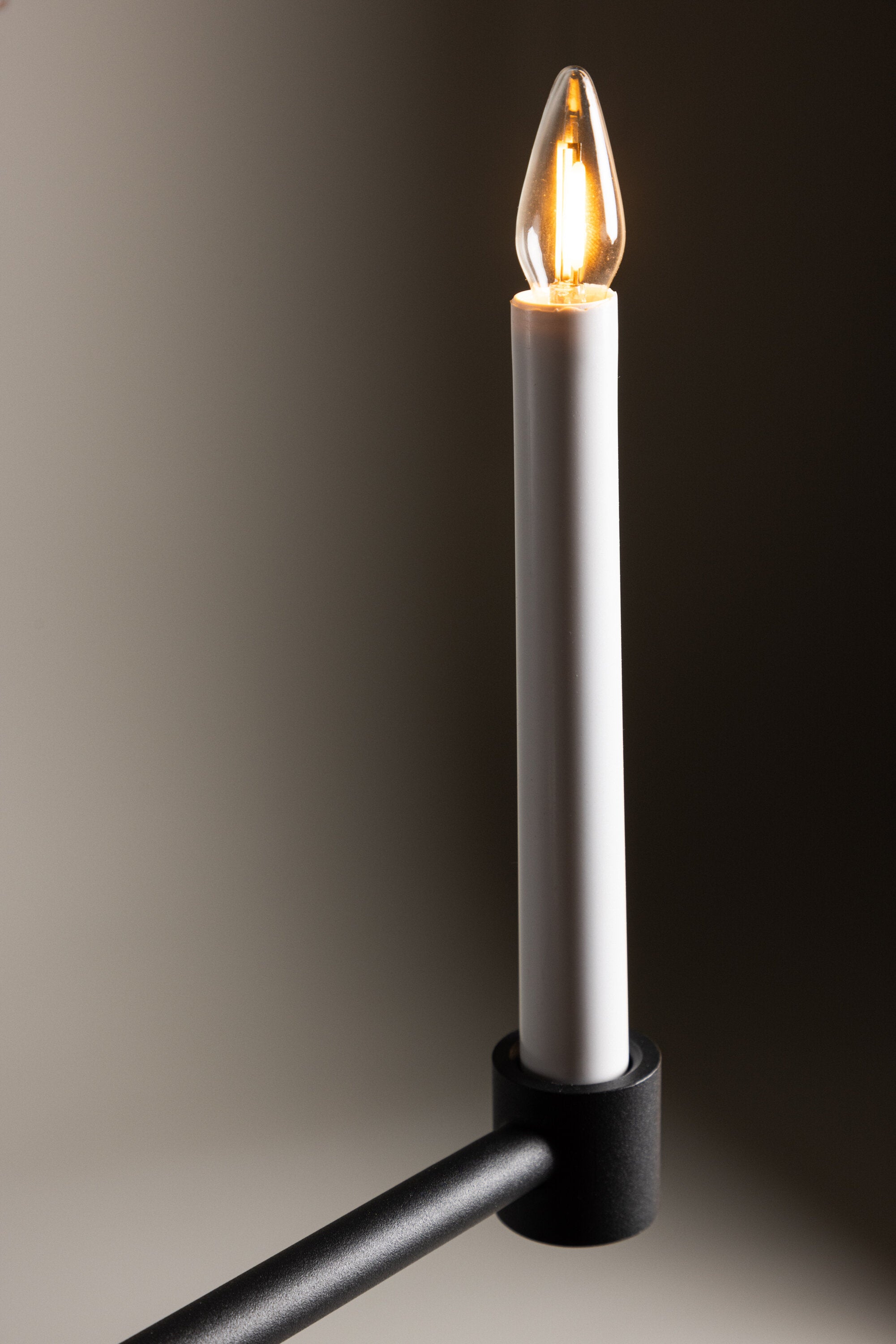 Avoriaz Tischleuchte in Schwarz-Weiss präsentiert im Onlineshop von KAQTU Design AG. Tischleuchte ist von Venture Home