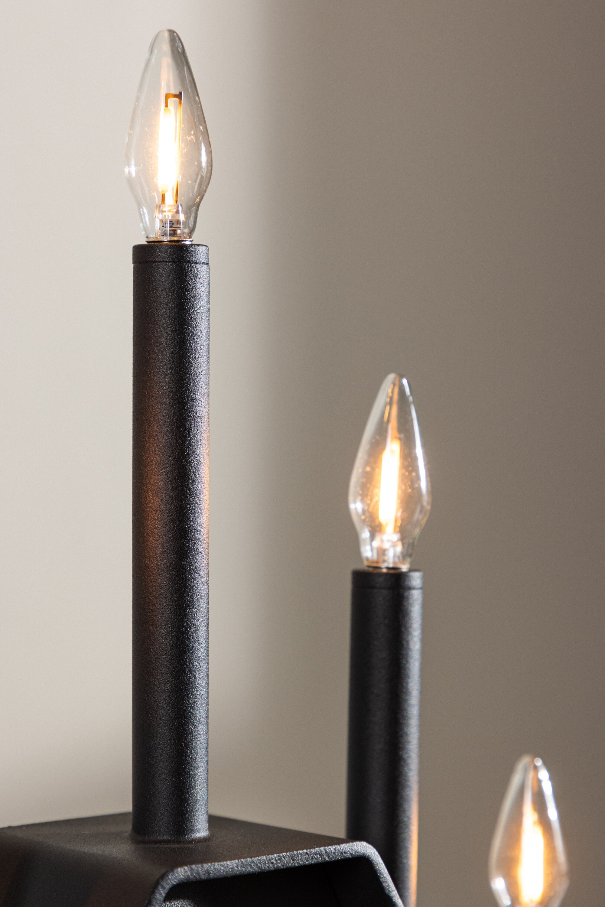 Åre Tischleuchte in Schwarz präsentiert im Onlineshop von KAQTU Design AG. Tischleuchte ist von Venture Home