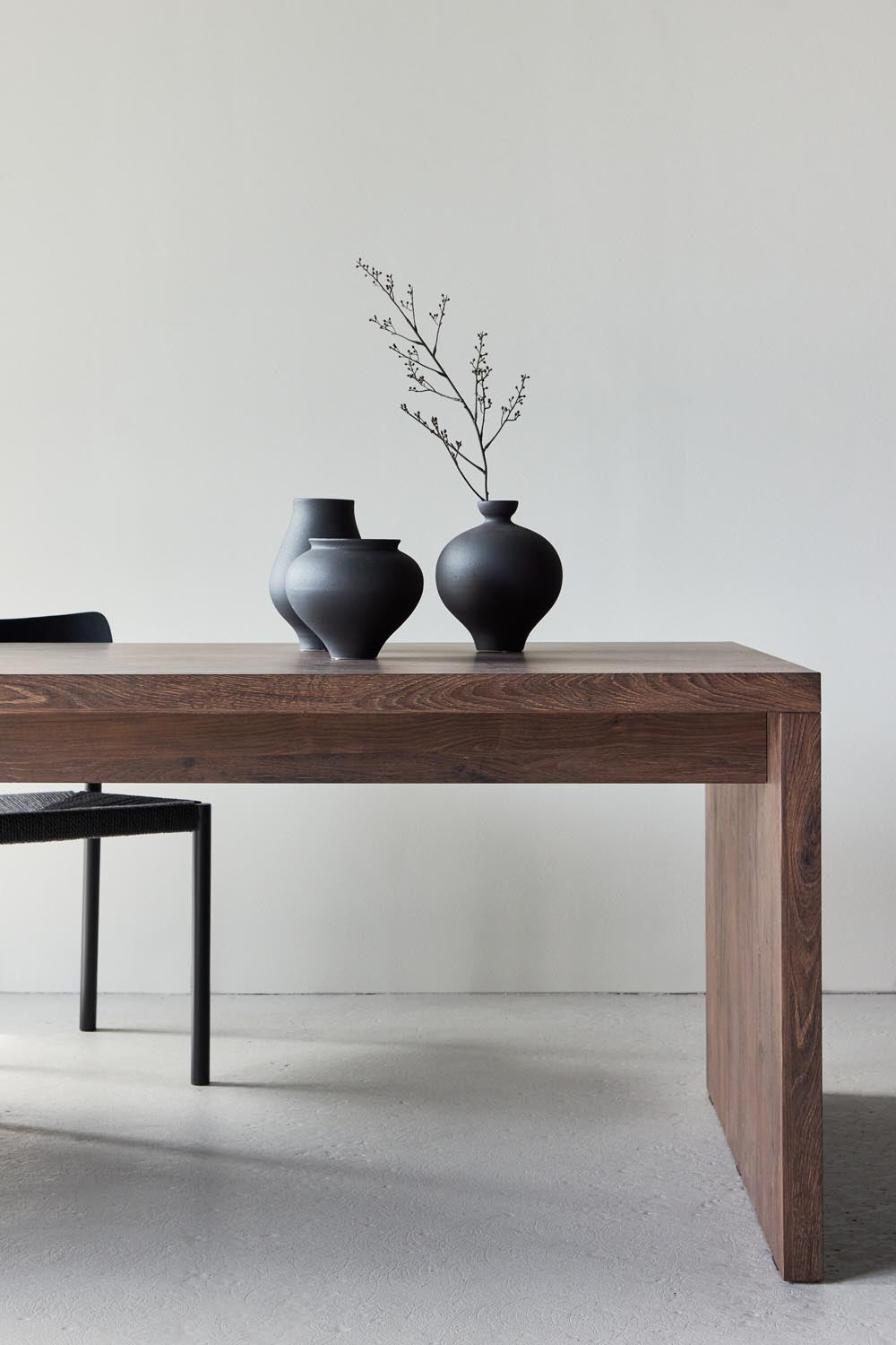 Evone Esstisch in Mokka präsentiert im Onlineshop von KAQTU Design AG. Esstisch ist von Venture Home