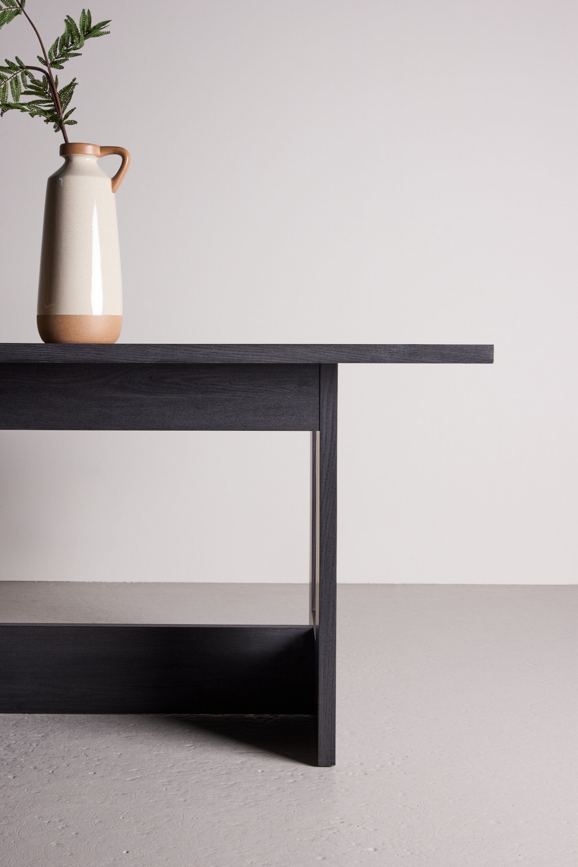 Esstisch Milly in Schwarz präsentiert im Onlineshop von KAQTU Design AG. Esstisch ist von Venture Home