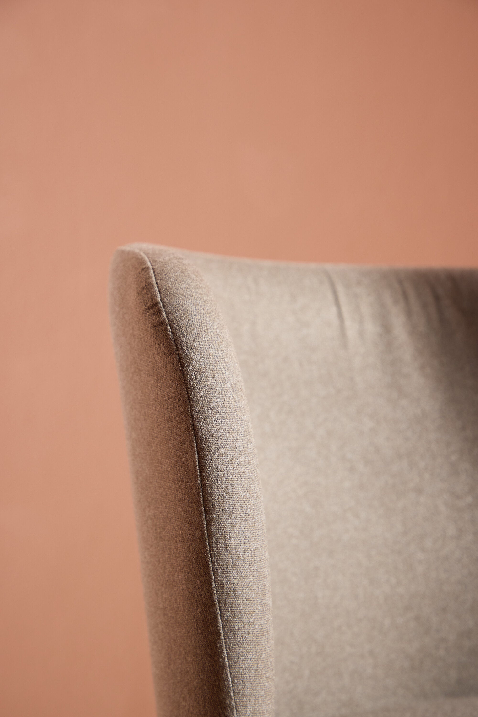 Edina Esszimmerstuhl in Brown präsentiert im Onlineshop von KAQTU Design AG. Stuhl ist von Venture Home