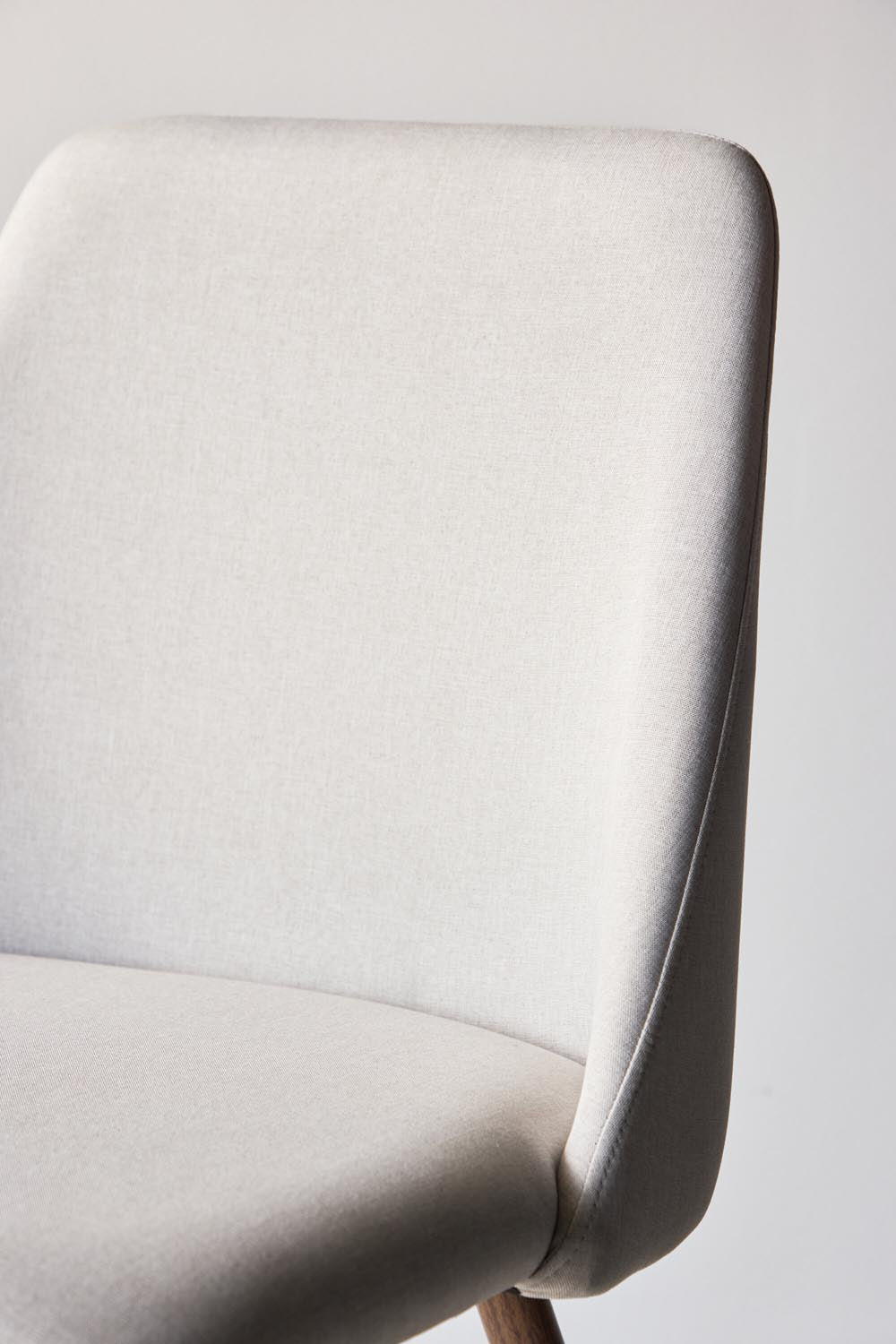 Night Esszimmerstuhl in Beige präsentiert im Onlineshop von KAQTU Design AG. Stuhl ist von Venture Home