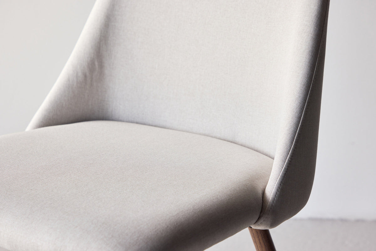 Night Esszimmerstuhl in Beige präsentiert im Onlineshop von KAQTU Design AG. Stuhl ist von Venture Home