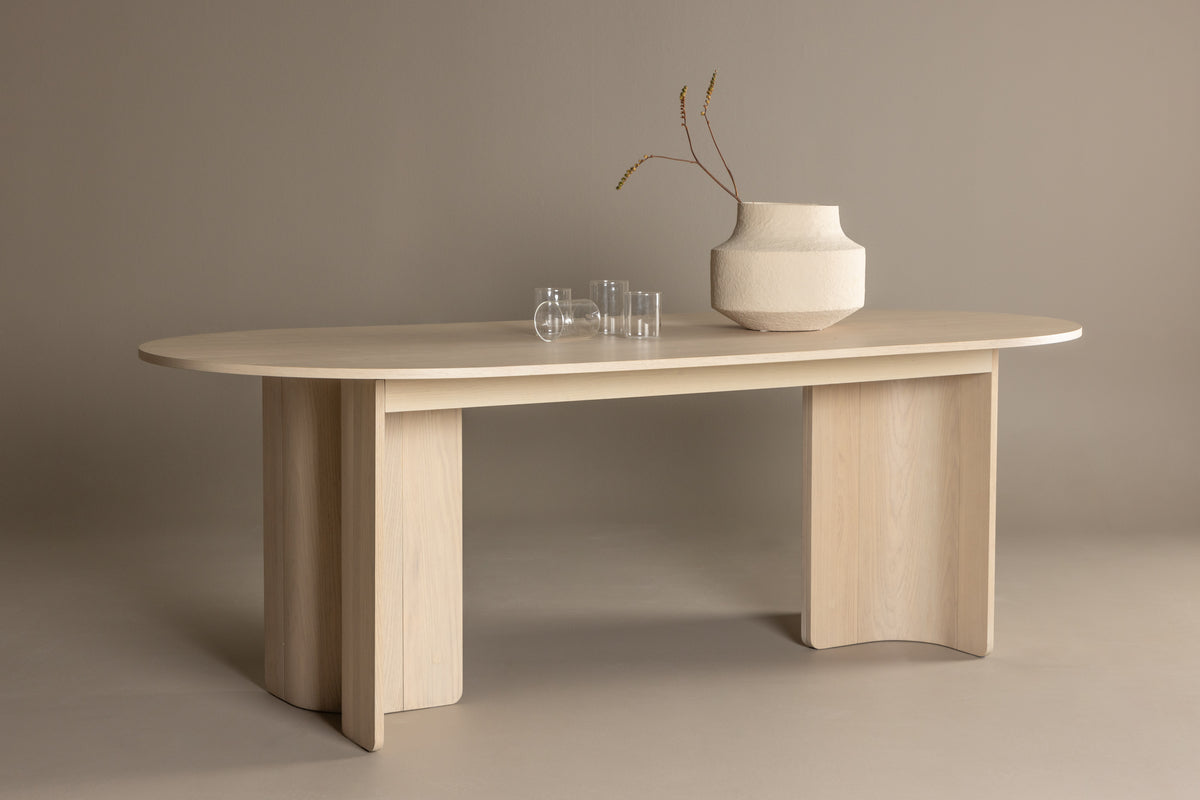 Stilvoller Tyresö Esstisch 100x220 cm von Vind – ideal für gesellige Abende und unvergessliche Momente im Esszimmer.