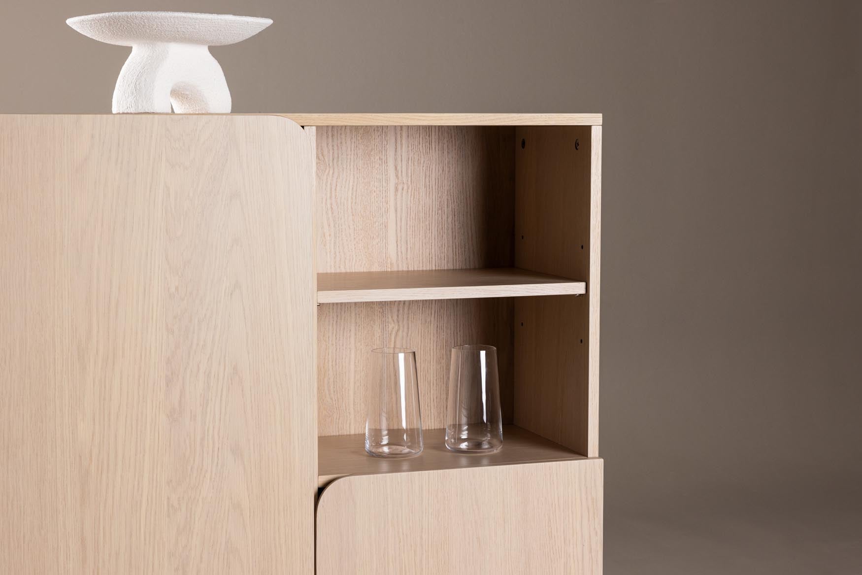 Stilvolles Tyresö High-Sideboard 80x110 cm von Vind – ideal für elegantes Wohnen und praktische Aufbewahrung in jedem Raum.