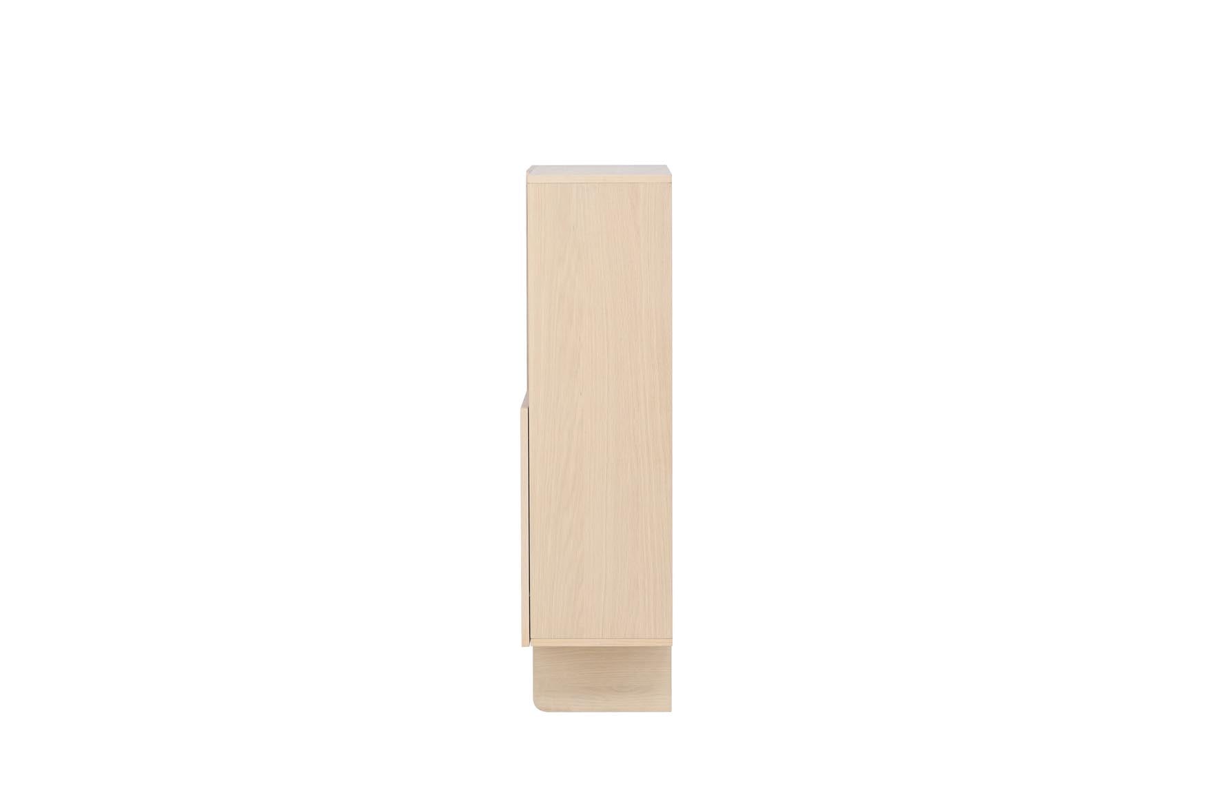 Entdecken Sie das stilvolle Tyresö Cabinet 80x110 cm von Vind – ein elegantes High-Sideboard, das Funktionalität und modernes Design vereint.