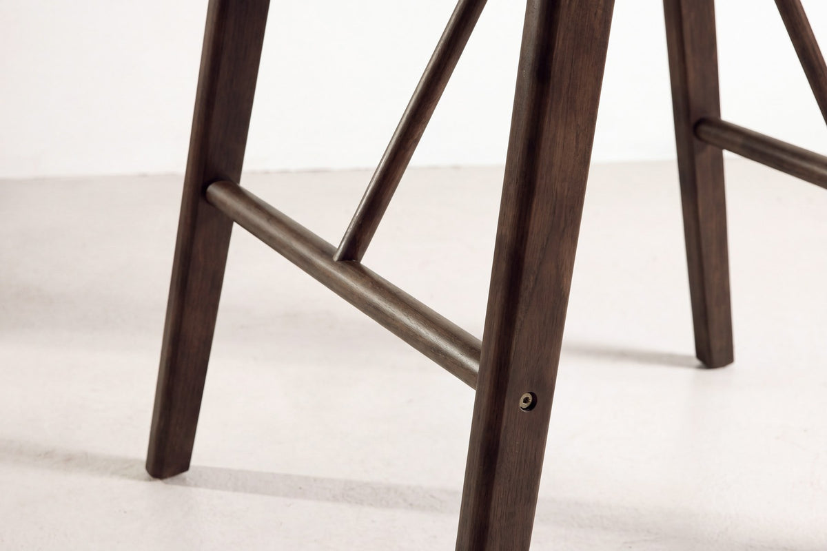 Runder Esstisch Kaseidon ø100 cm in Dunkelbraun, Tischplatte aus MDF und Kautschukholz, Beine aus Kautschukholz, Design von Venture Home.