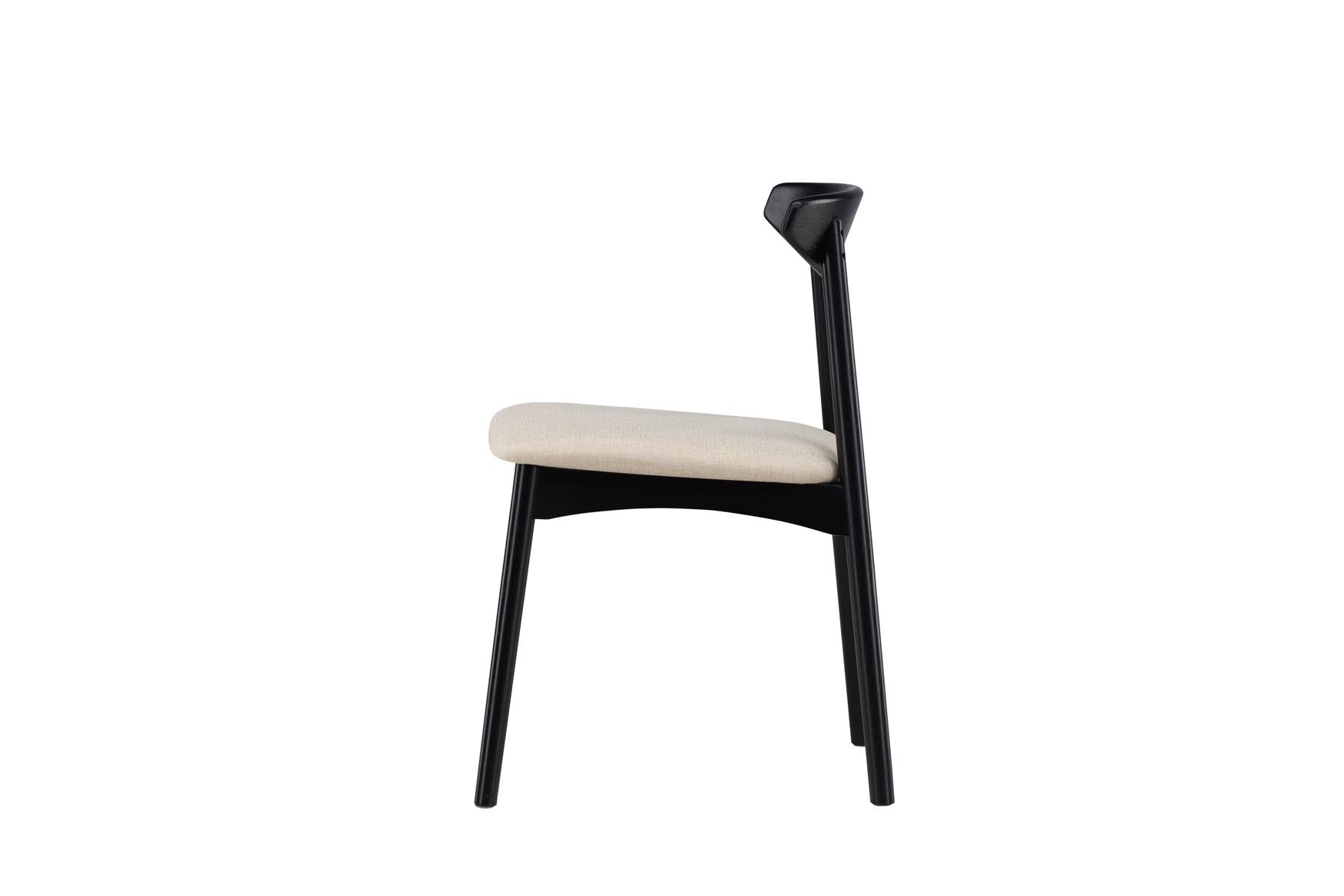 Der Ven Stuhl von Vind vereint stilvolles Eichenholz mit ergonomischem Komfort und pflegeleichtem Bezug – ideal für jedes Esszimmer.