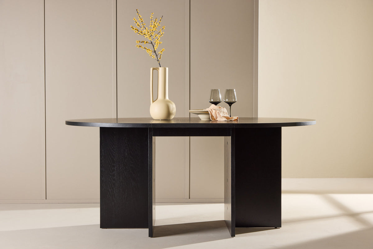 Rechteckiger Esstisch Strada in Schwarz präsentiert im Onlineshop von KAQTU Design AG. Esstisch ist von Venture Home