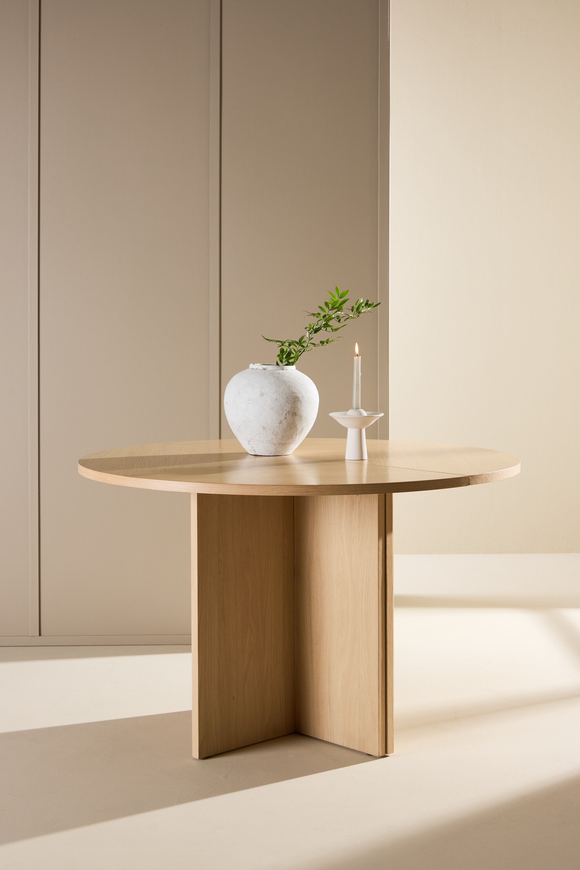 Rechteckiger Esstisch Strada in Whitewash präsentiert im Onlineshop von KAQTU Design AG. Esstisch ist von Venture Home