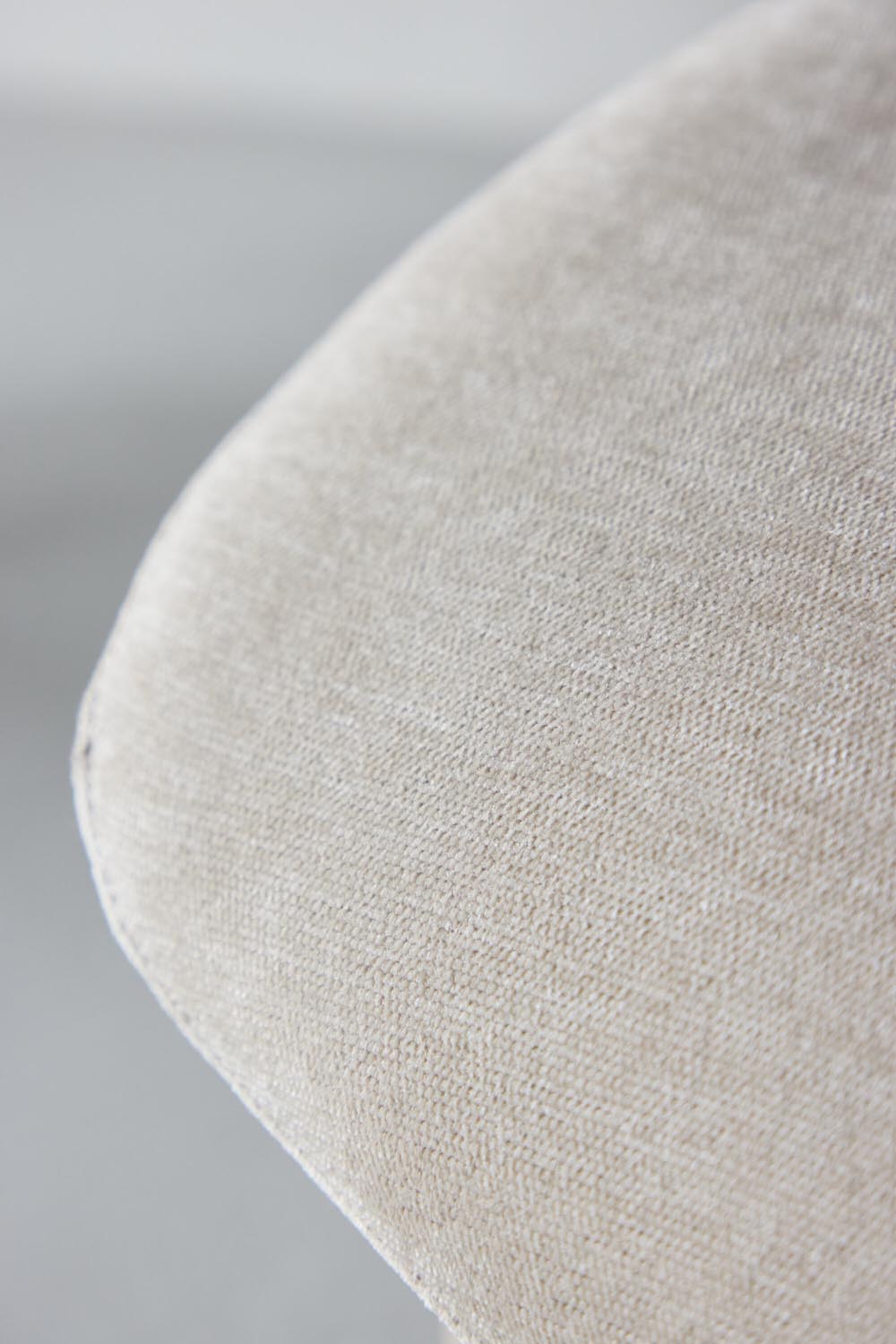 Rile Sessel in Weisswasch präsentiert im Onlineshop von KAQTU Design AG. Sessel ist von Venture Home