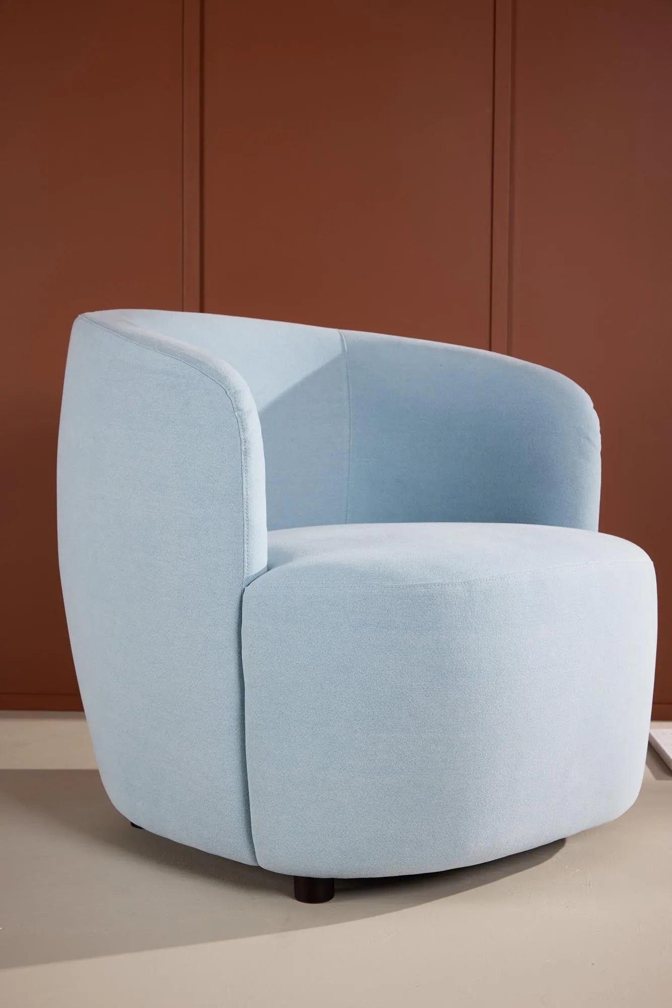 Moderner Bobbo Sessel von Venture Home, stilvoll und bequem, ideal für Wohnzimmer oder Büro, hochwertiges Design.