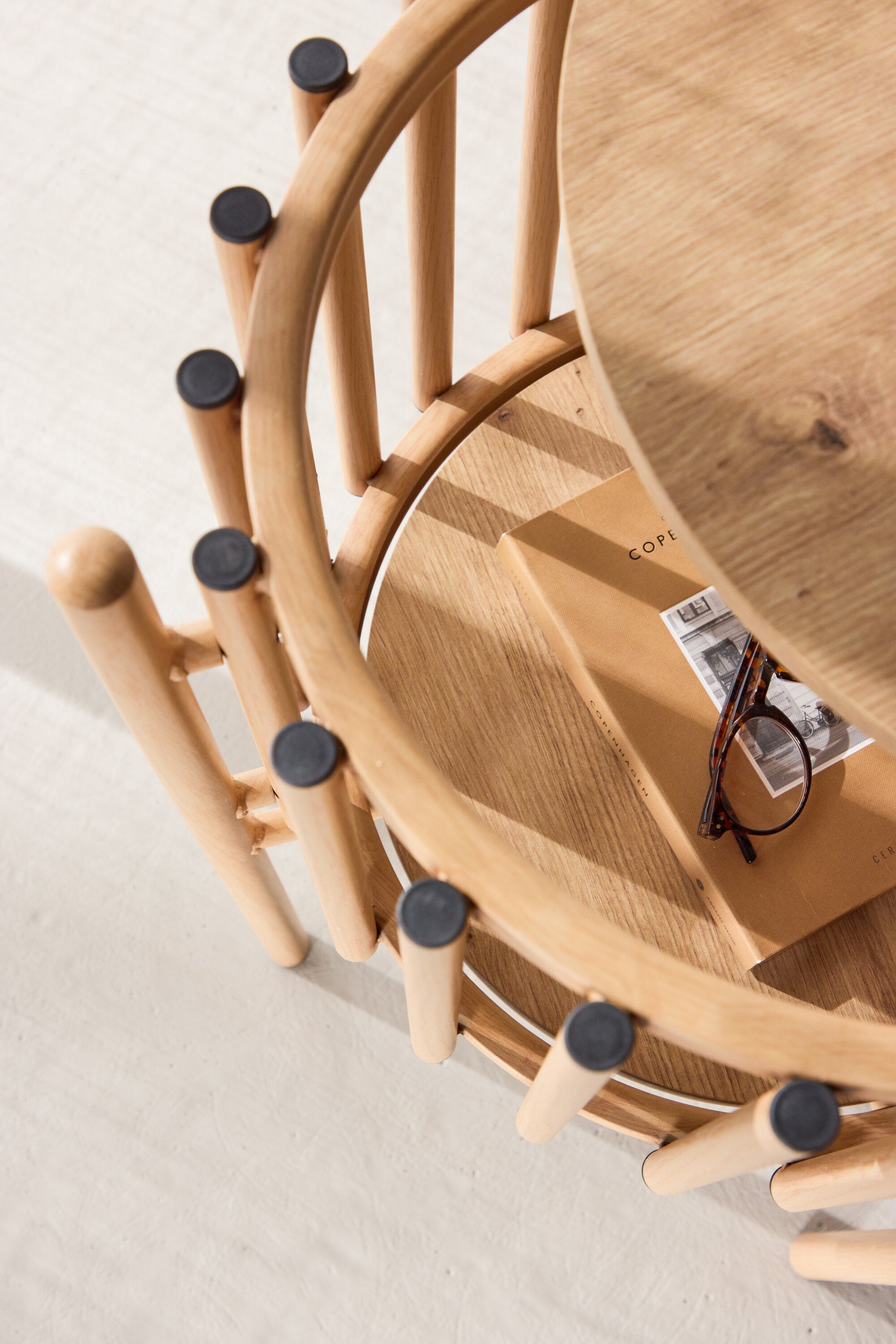 Rubbo Beistelltisch in Natur präsentiert im Onlineshop von KAQTU Design AG. Beistelltisch ist von Venture Home