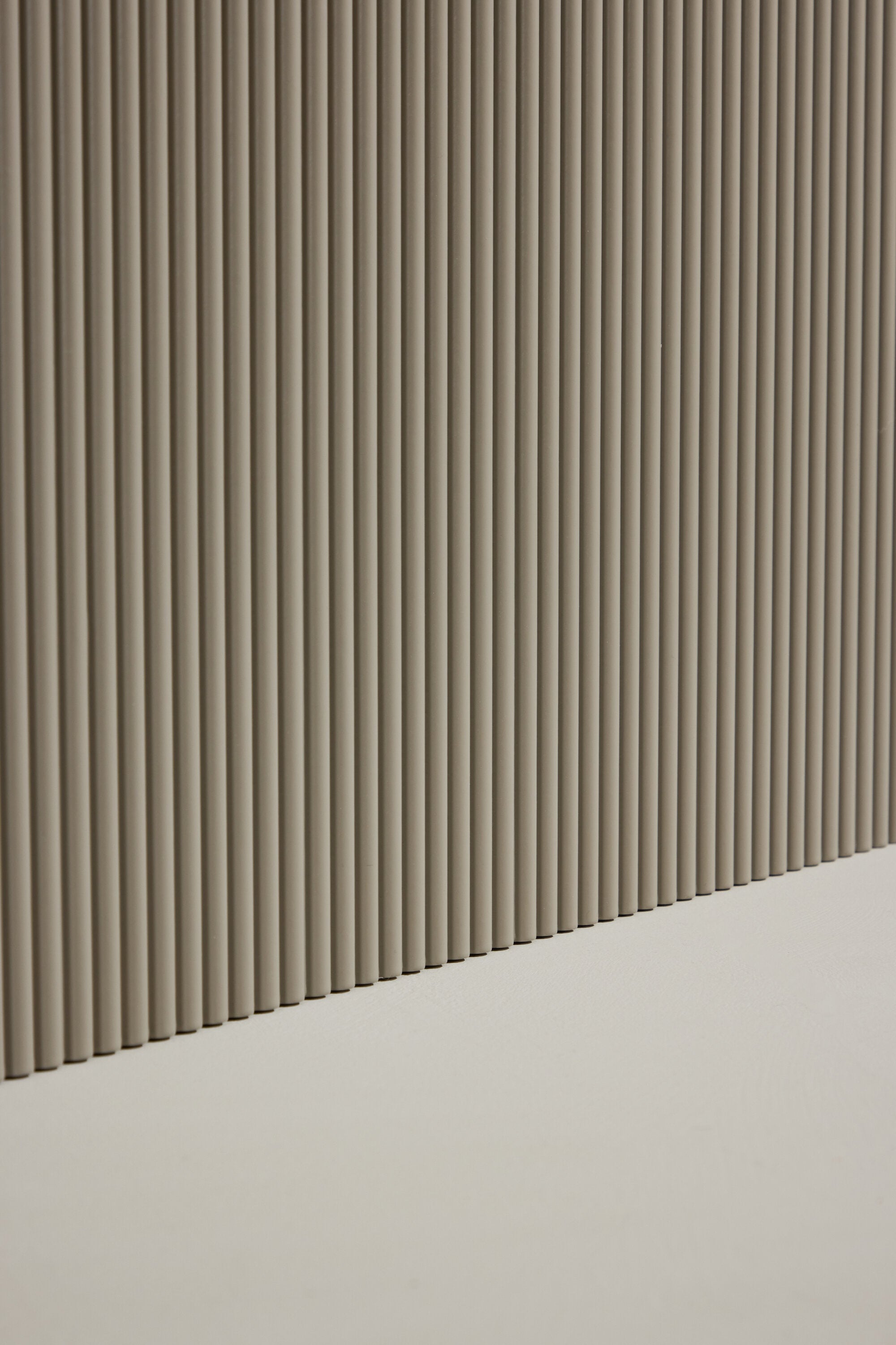 Lenox Beistelltisch in Beige präsentiert im Onlineshop von KAQTU Design AG. Beistelltisch ist von Venture Home