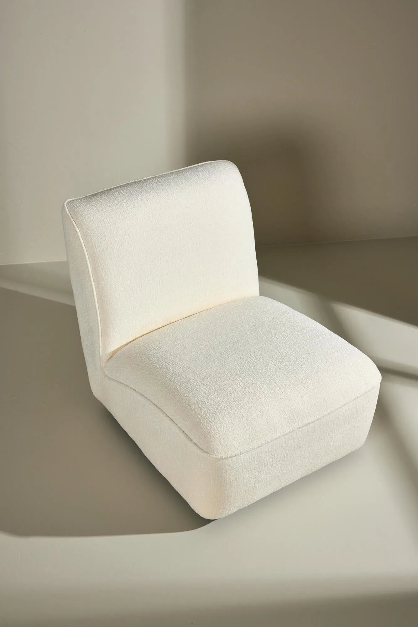 Eleganter My Loungesessel von Venture Home, ideal für stilvolle Entspannung, mit modernem Design und hochwertigem Komfort.