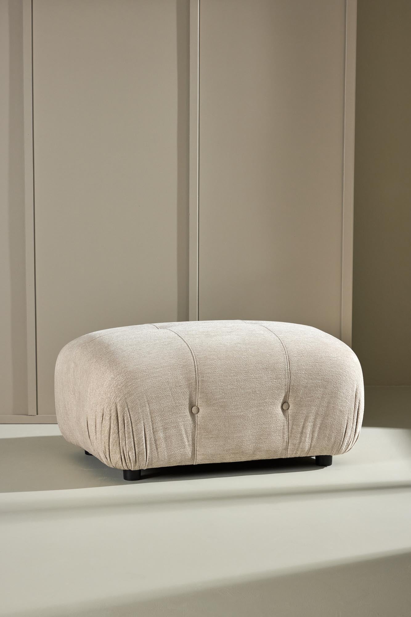 Das Mika Sofa Modul von Venture Home vereint stilvolles Design, hohen Komfort und vielseitige Anpassungsoptionen.