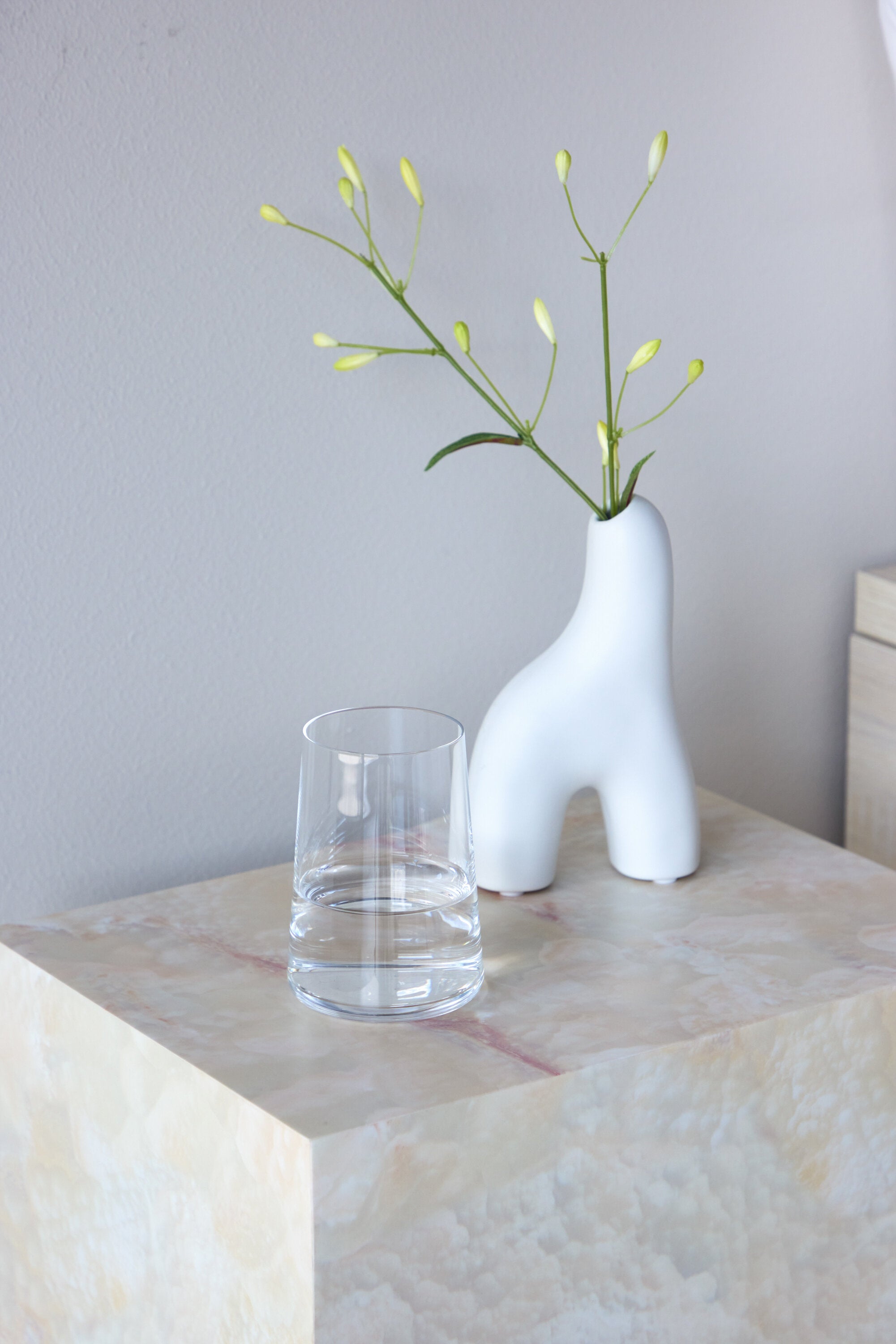 York Beistelltisch in Beige präsentiert im Onlineshop von KAQTU Design AG. Beistelltisch ist von Venture Home