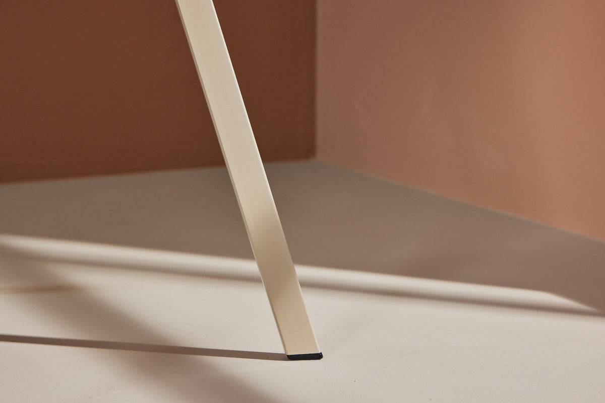 Lilja Esszimmerstuhl in Beige präsentiert im Onlineshop von KAQTU Design AG. Stuhl ist von Venture Home