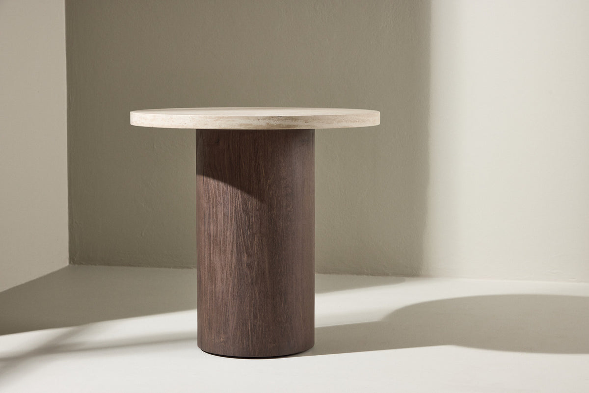 Megg Sofatisch ø50 in Beige präsentiert im Onlineshop von KAQTU Design AG. Beistelltisch ist von Venture Home