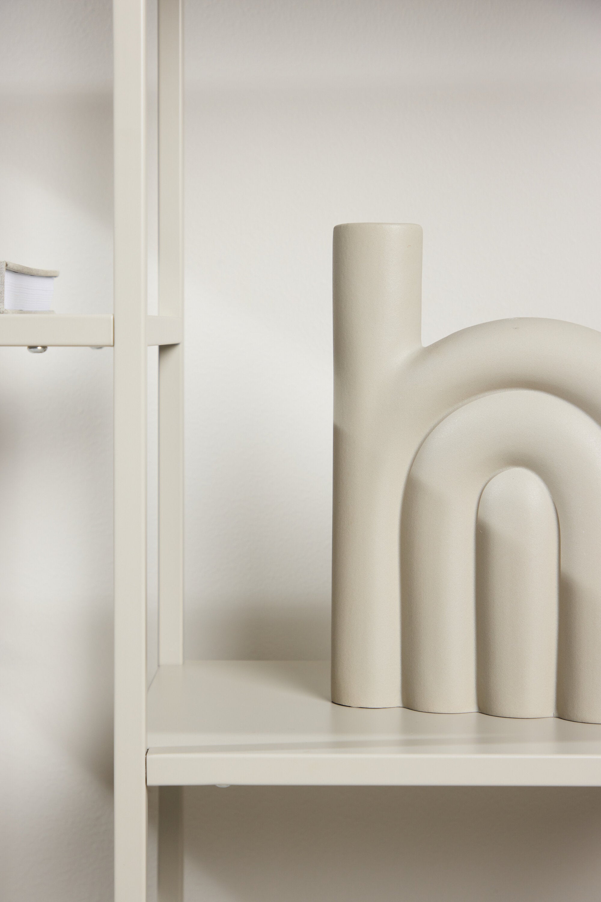 Staal Beistelltisch in Beige präsentiert im Onlineshop von KAQTU Design AG. Beistelltisch ist von Venture Home