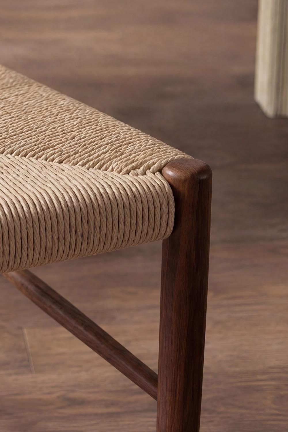 Enes Esszimmerstuhl in Mokka präsentiert im Onlineshop von KAQTU Design AG. Gartenstuhl mit Armlehnen ist von Venture Home
