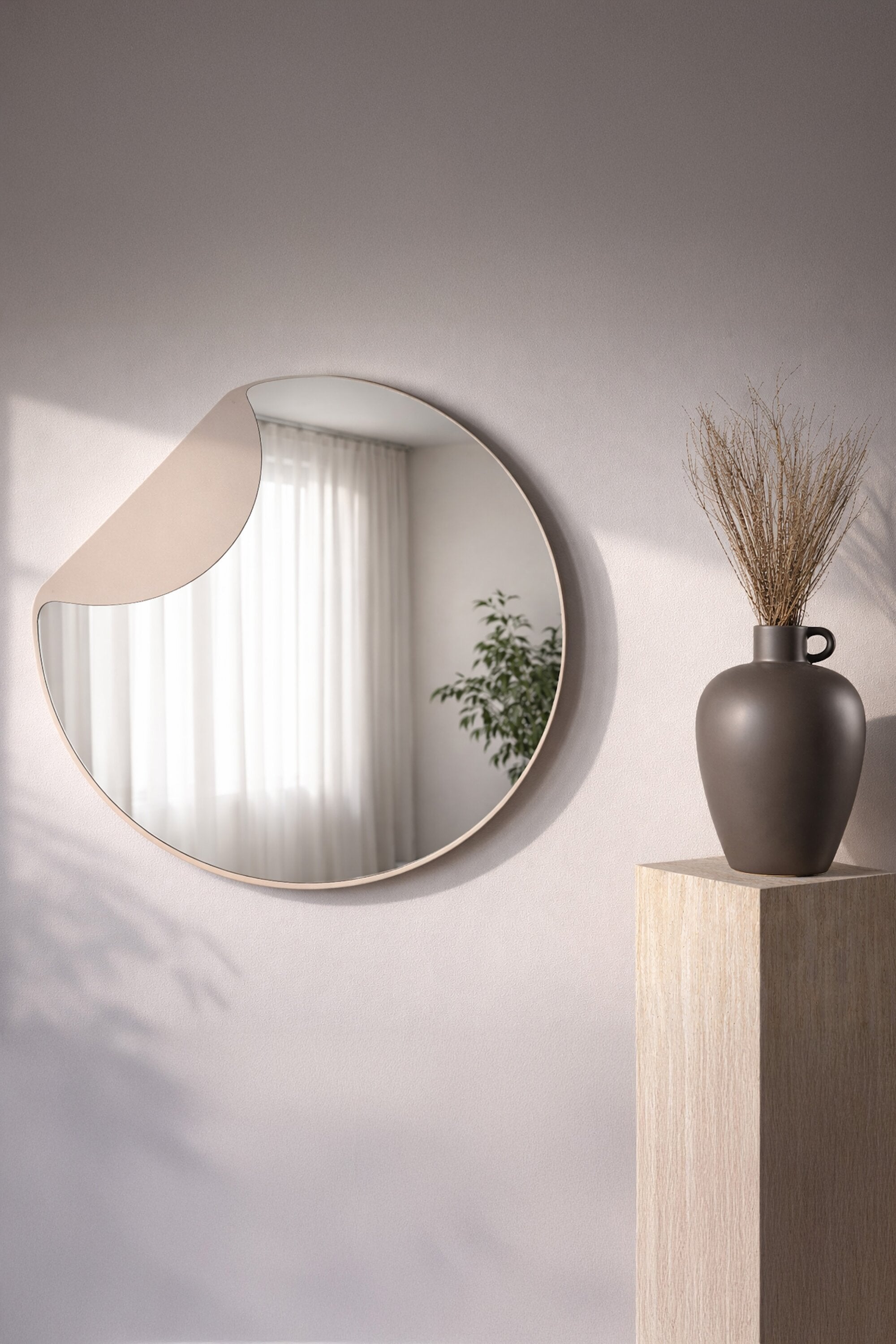 Mui Kleiner Spiegel in Klar präsentiert im Onlineshop von KAQTU Design AG. Spiegel ist von Venture Home