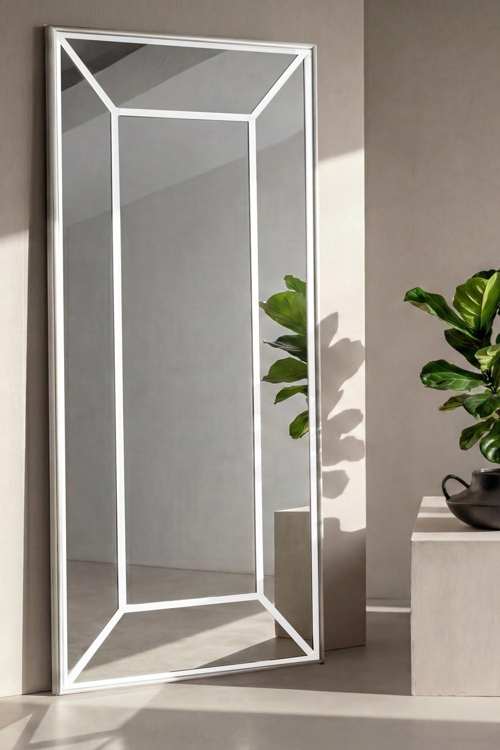 Lojf Großer Spiegel in Klar präsentiert im Onlineshop von KAQTU Design AG. Spiegel ist von Venture Home