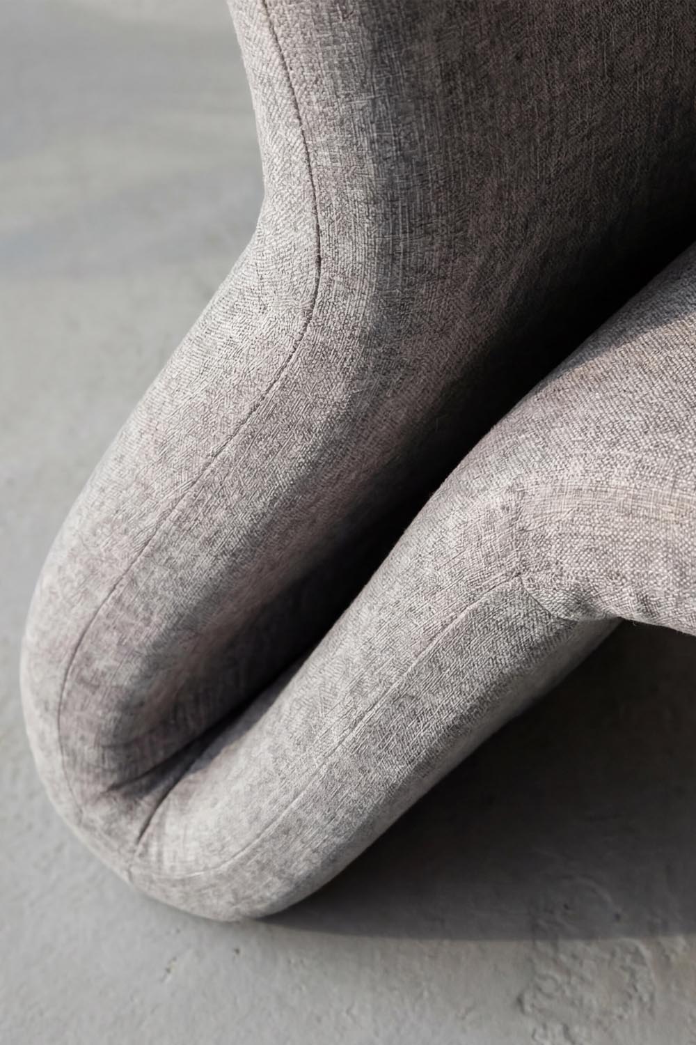 Rulls Sessel in Braun präsentiert im Onlineshop von KAQTU Design AG. Sessel mit Armlehnen ist von Venture Home